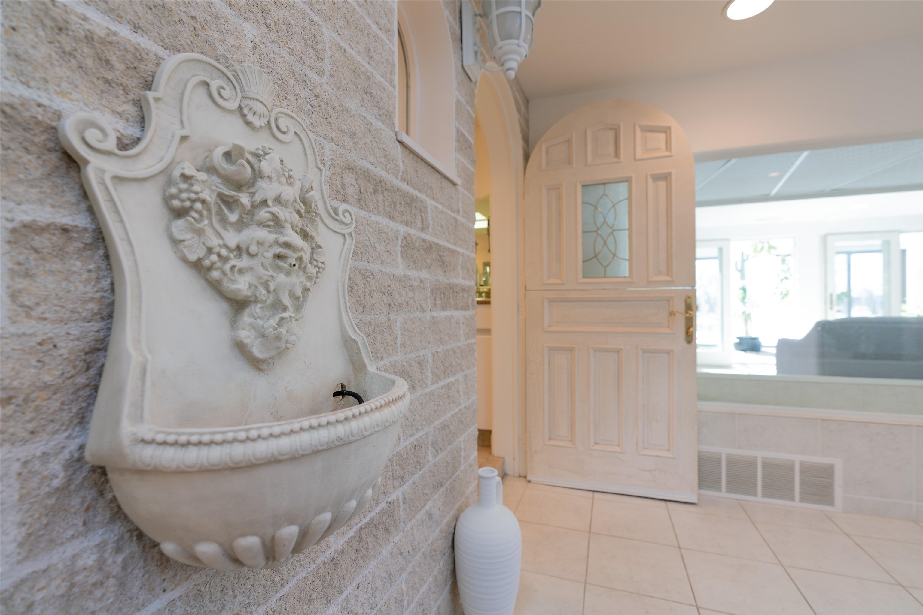 La Crosse, Wisconsin, 54601, United States, 4 Bedrooms Bedrooms, ,5 BathroomsBathrooms,Residential,For Sale,2049360