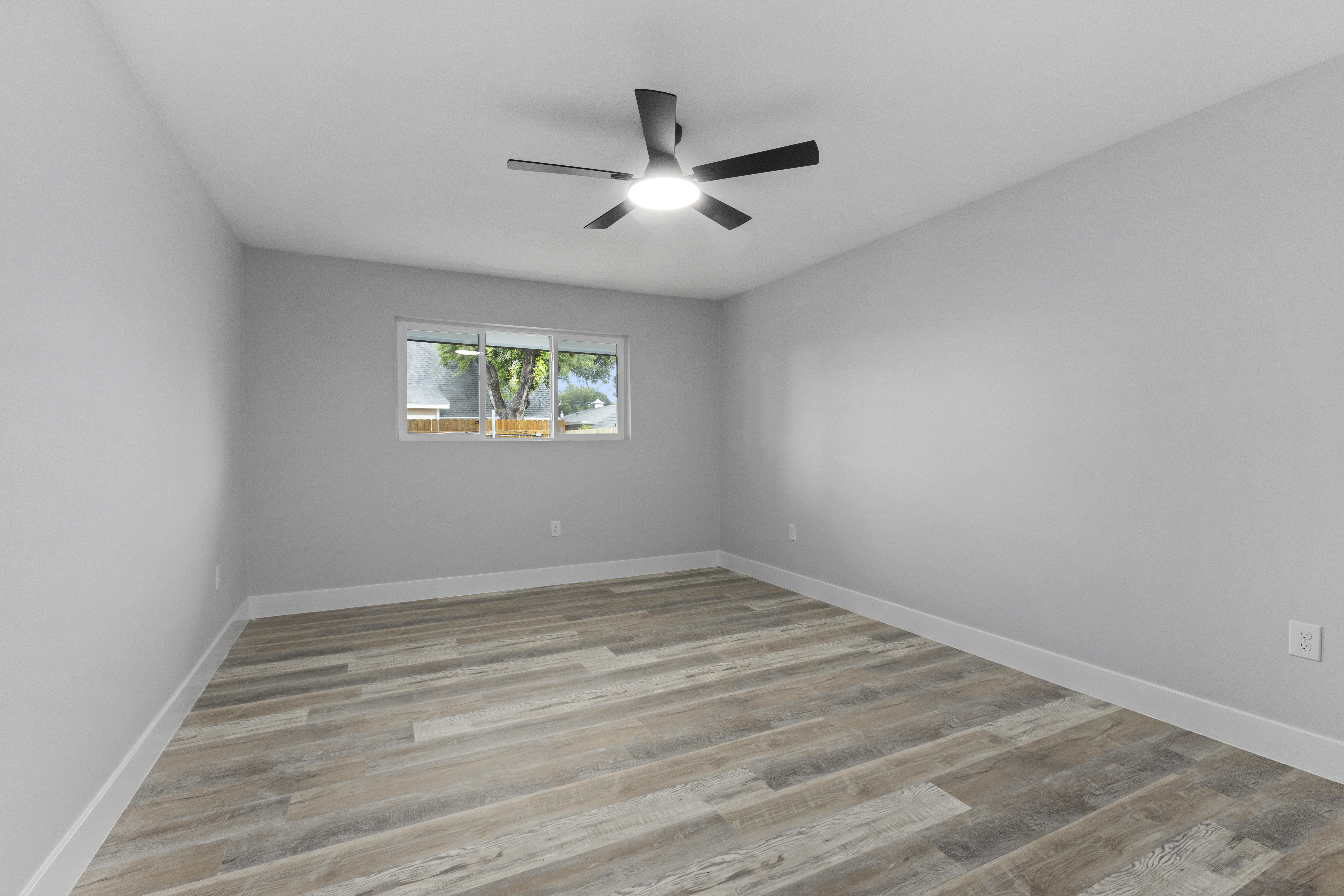  Fully Renovated Cul-de-Sac Living - 物件實景
