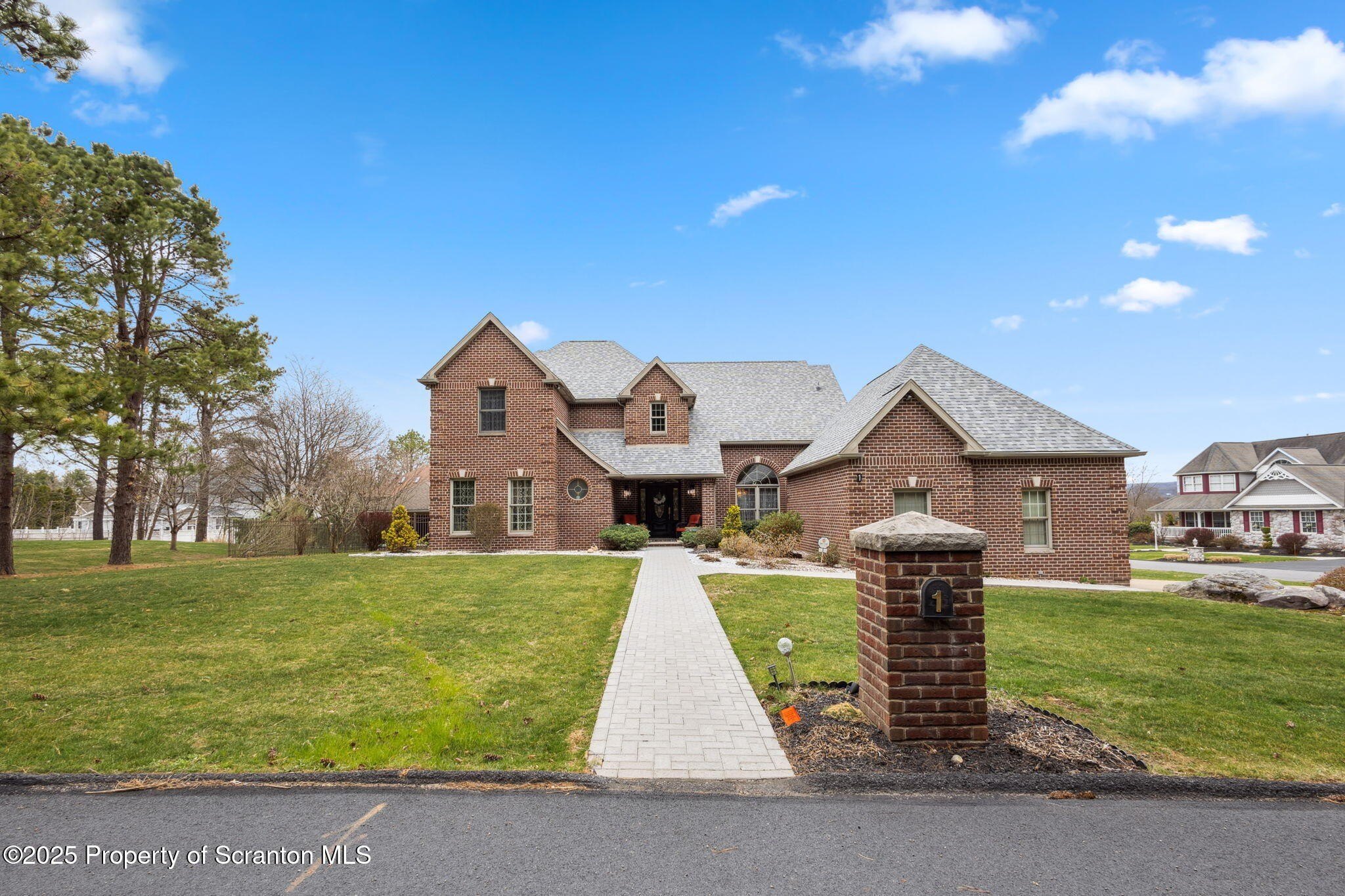 Old Forge, Pennsylvania, 18518, United States, 5 Bedrooms Bedrooms, ,5 BathroomsBathrooms,Residential,For Sale,1921311