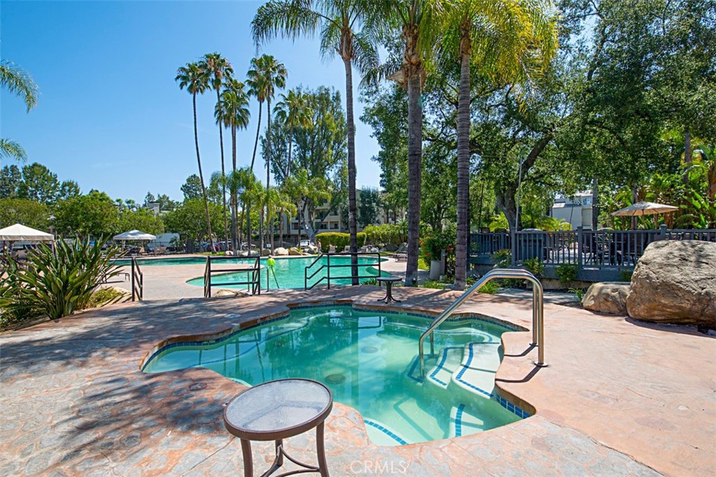 Woodland Hills, California, 91367, United States, 2 Bedrooms Bedrooms, ,2 BathroomsBathrooms,Residential,For Sale,1966516