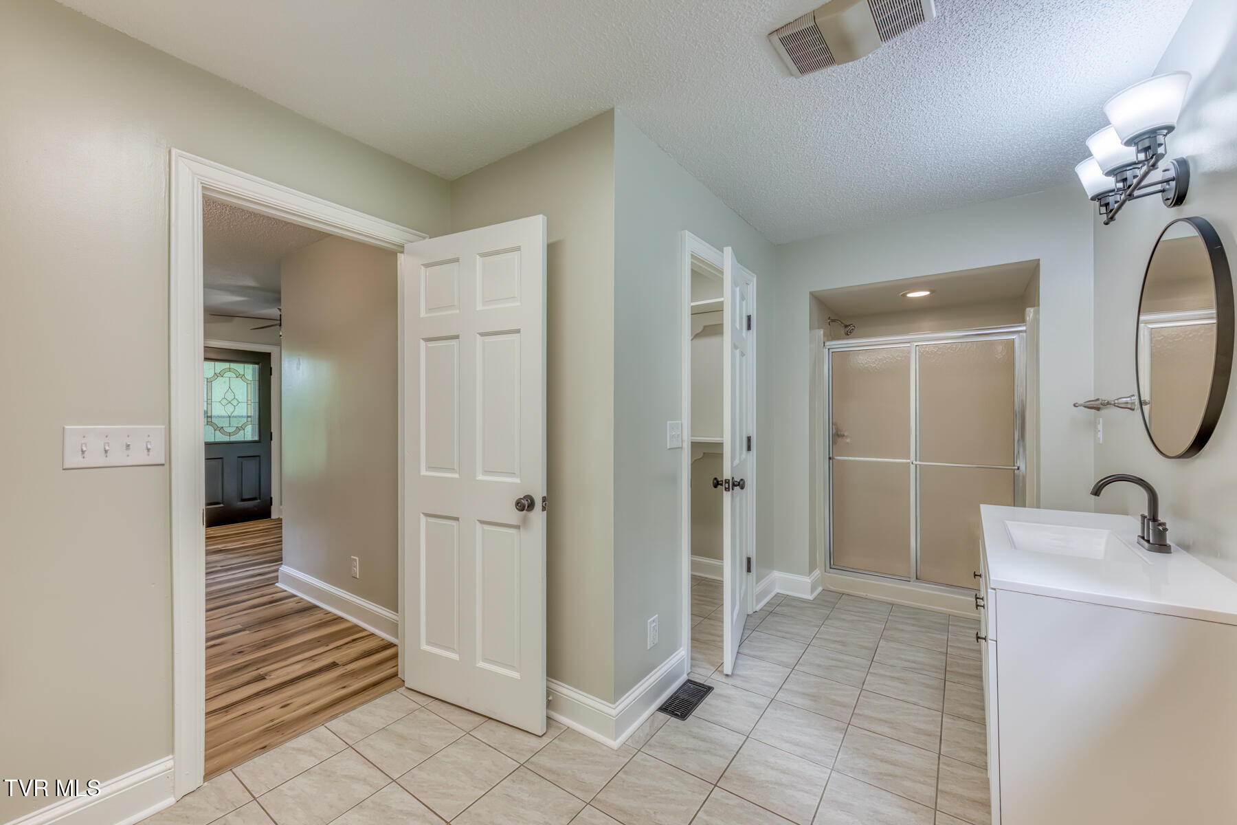 Afton, Tennessee, 37616, United States, 5 Bedrooms Bedrooms, ,3 BathroomsBathrooms,Residential,For Sale,2048467