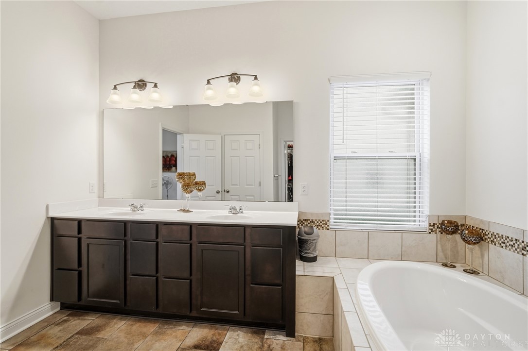 Beavercreek Twp, Ohio, 45385, United States, 3 Bedrooms Bedrooms, ,4 BathroomsBathrooms,Residential,For Sale,1991146