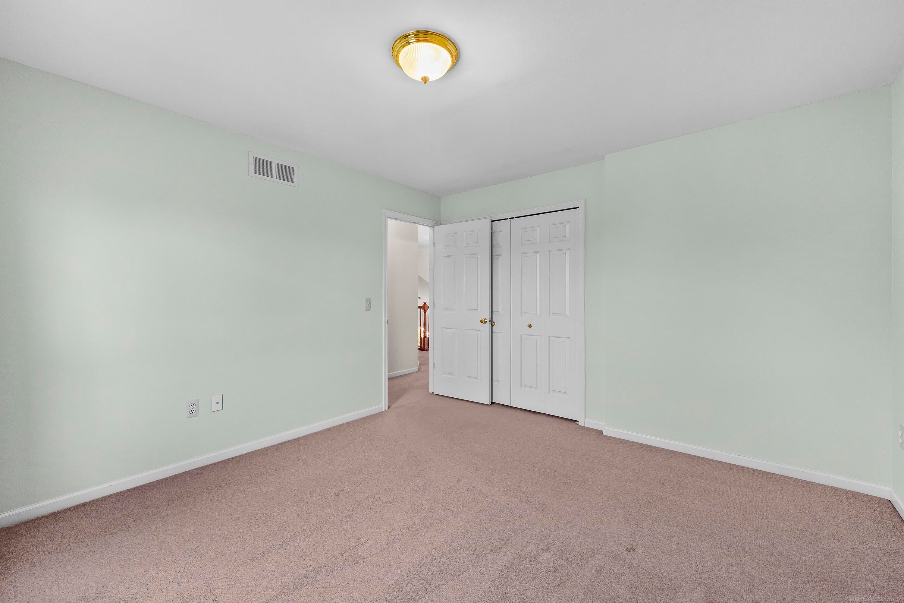 Shelby Twp, Michigan, 48315, United States, 4 Bedrooms Bedrooms, ,4 BathroomsBathrooms,Residential,For Sale,1987428