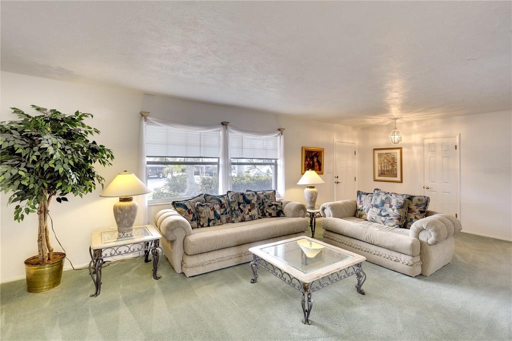 Bradenton, Florida, 34210, United States, 4 Bedrooms Bedrooms, ,2 BathroomsBathrooms,Residential,For Sale,1696879