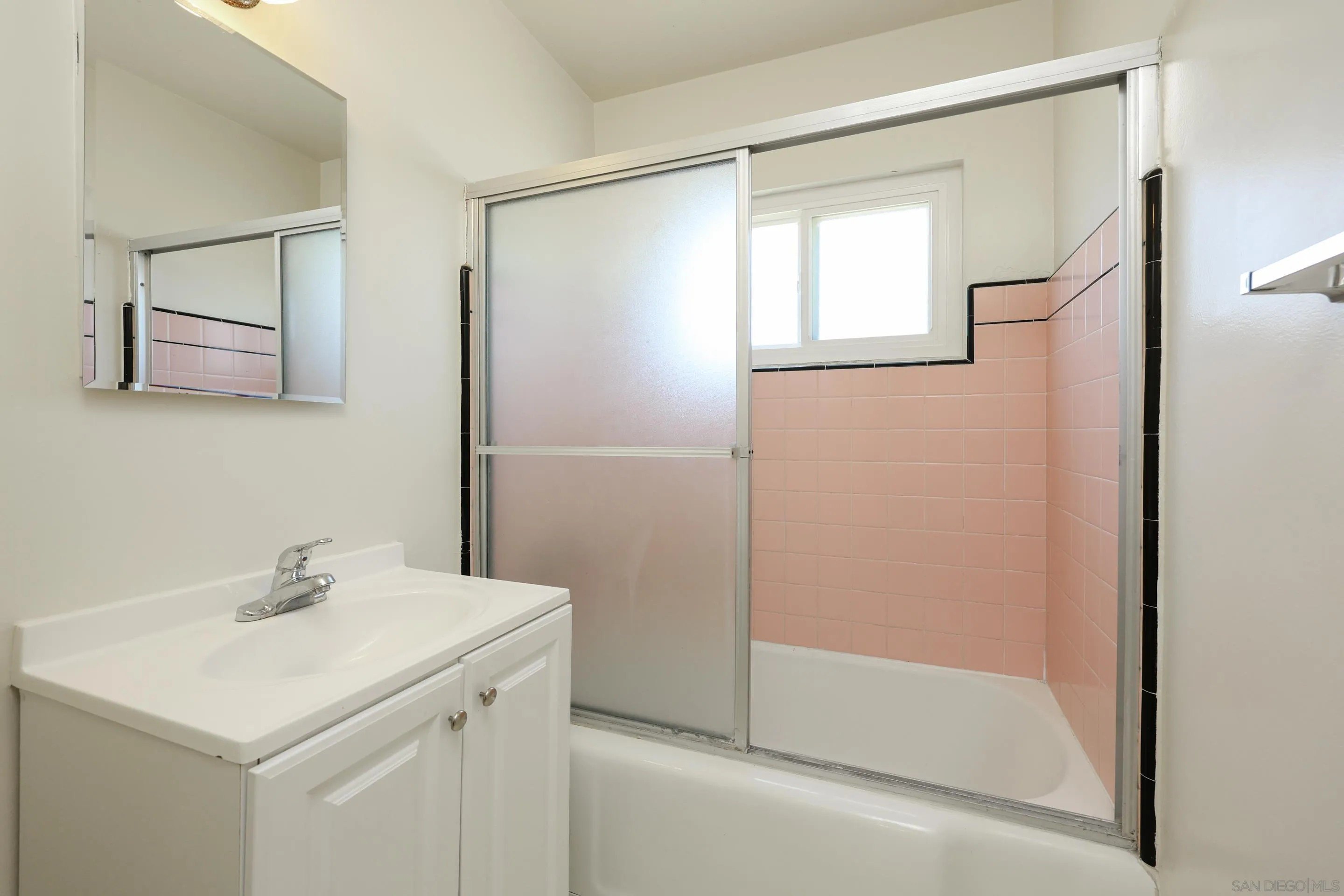 Chula Vista, California, 91910, United States, 3 Bedrooms Bedrooms, ,2 BathroomsBathrooms,Residential,For Sale,1916968