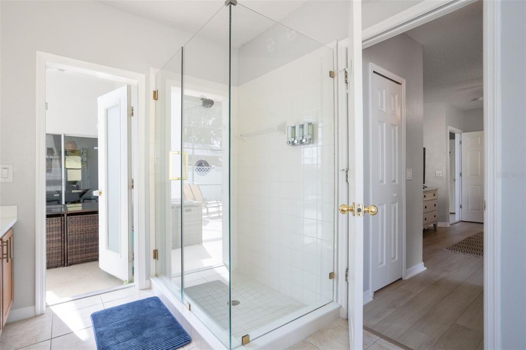 Kissimmee, Florida, 34747, United States, 6 Bedrooms Bedrooms, ,4 BathroomsBathrooms,Residential,For Sale,1992818