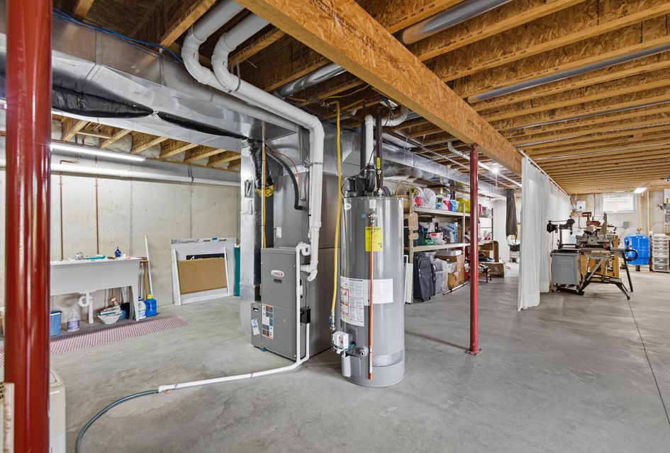 Big Rapids, Michigan, 49307, United States, 3 Bedrooms Bedrooms, ,4 BathroomsBathrooms,Residential,For Sale,1976014