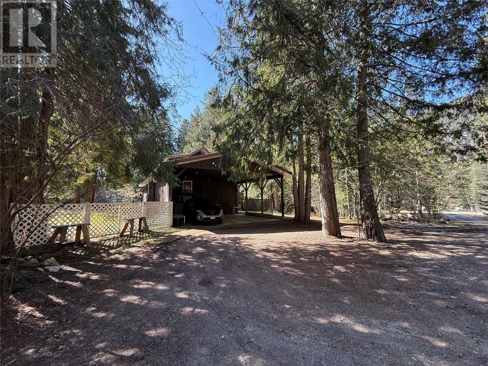 WINLAW, British Columbia, V0G 2J0, CA, 4 Bedrooms Bedrooms, ,1 BathroomBathrooms,Residential,For Sale,1837554