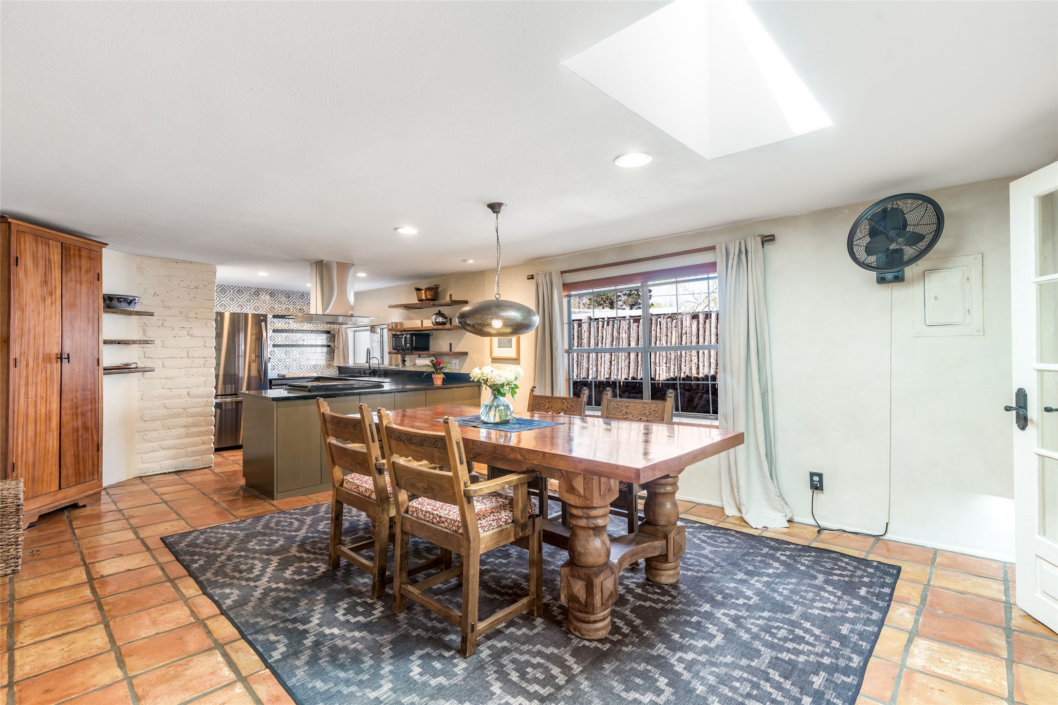  1402 Bishops Lodge Road #A - 物件實景