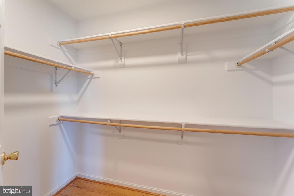 Lorton, Virginia, 22079, United States, 5 Bedrooms Bedrooms, ,4 BathroomsBathrooms,Residential,For Sale,2001485