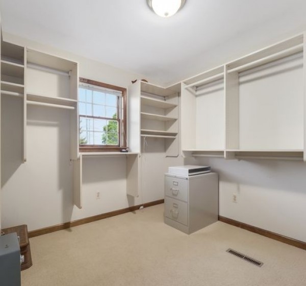 Fredon, New Jersey, 07860, United States, 4 Bedrooms Bedrooms, ,3 BathroomsBathrooms,Residential,For Sale,1860695