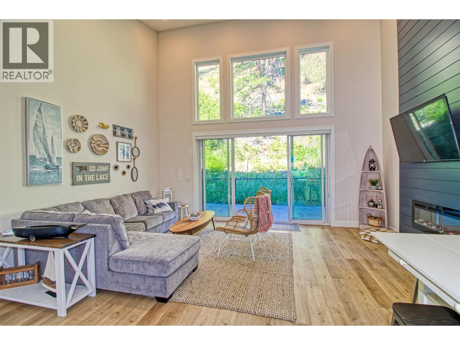 FINTRY, British Columbia, V1Z 3V1, CA, 4 Bedrooms Bedrooms, ,2 BathroomsBathrooms,Residential,For Sale,1950082