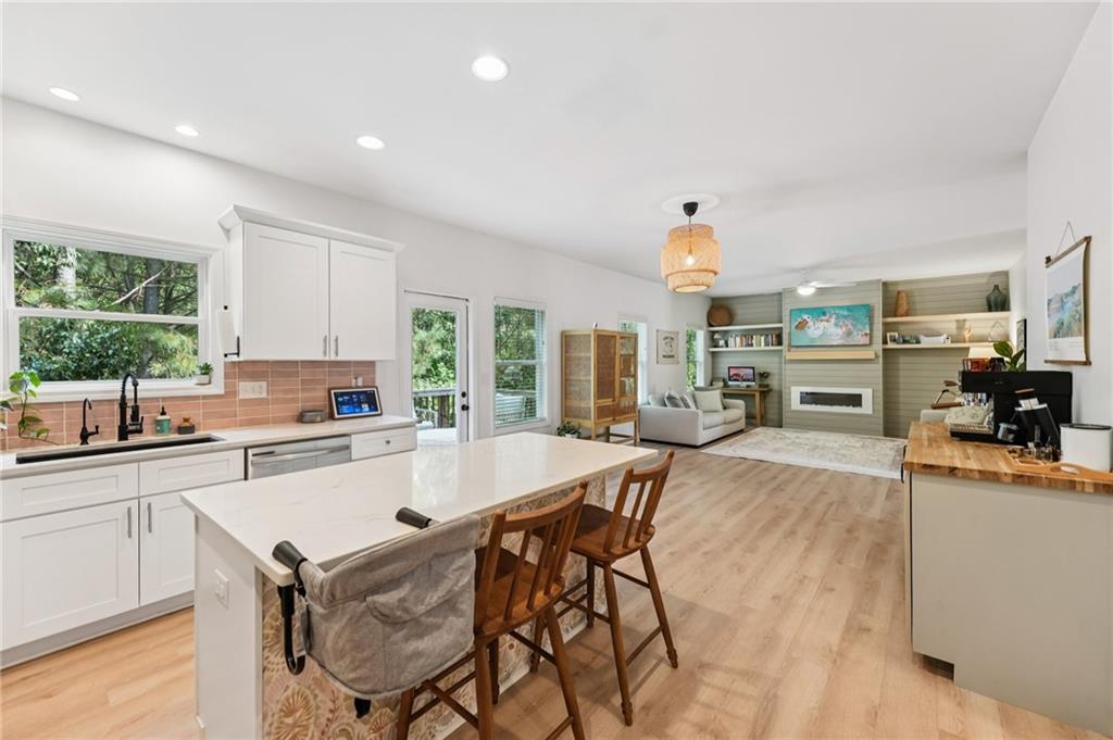 Canton, Georgia, 30114, United States, 6 Bedrooms Bedrooms, ,4 BathroomsBathrooms,Residential,For Sale,1978205