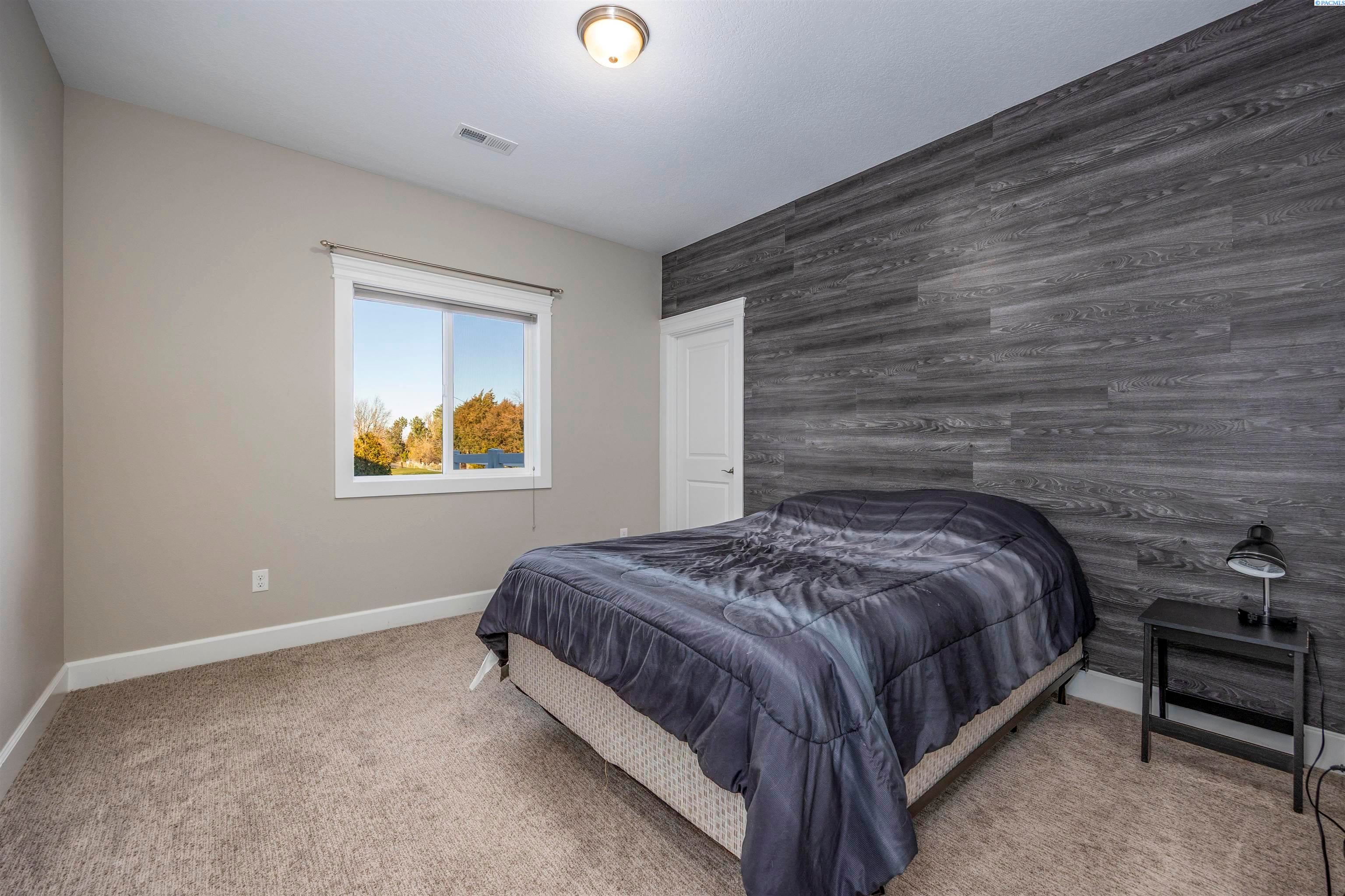 West Richland, Washington, 99353, United States, 3 Bedrooms Bedrooms, ,3 BathroomsBathrooms,Residential,For Sale,2038482