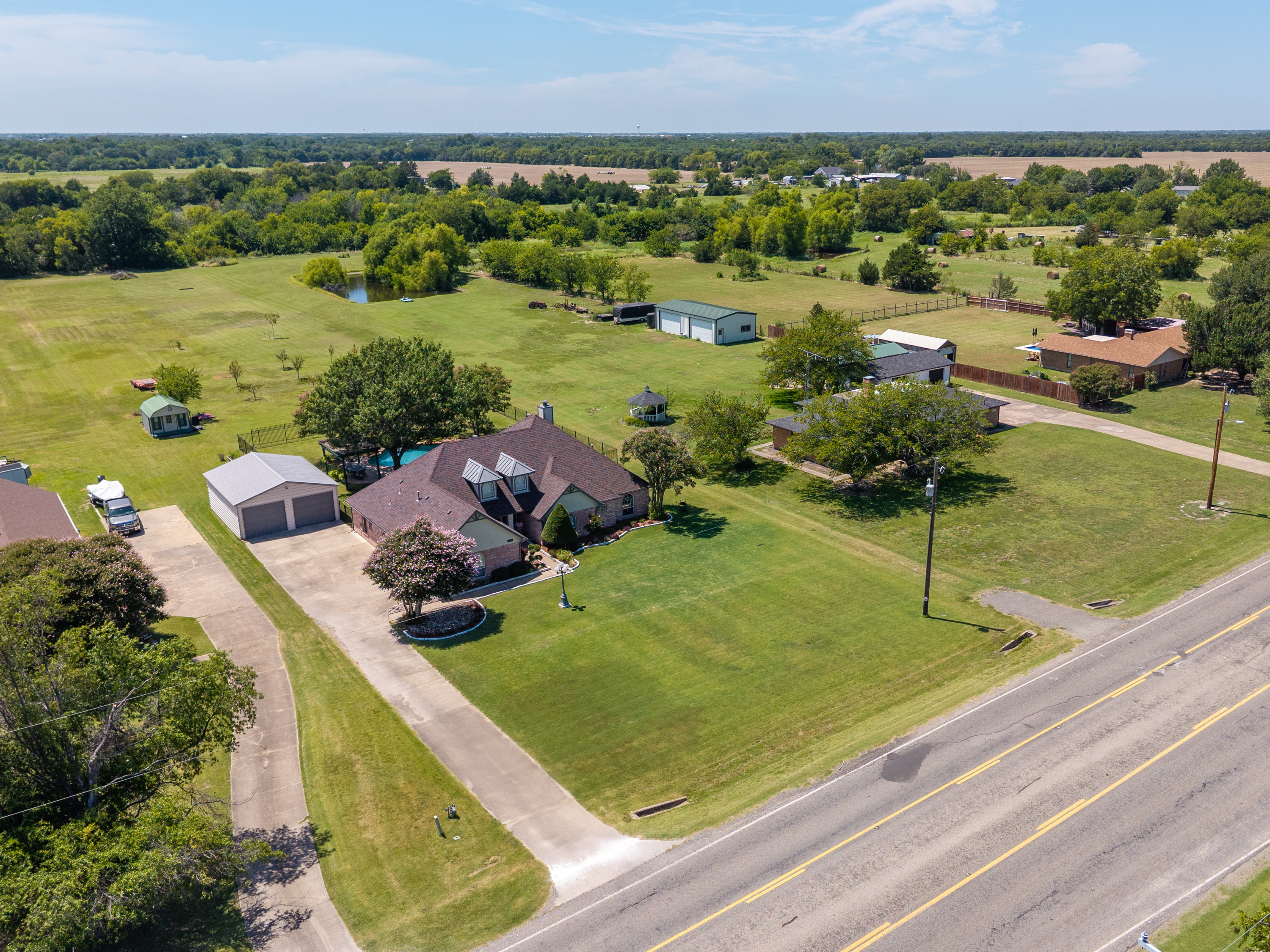 Caddo Mills, Texas, 75135, United States, 4 Bedrooms Bedrooms, ,3 BathroomsBathrooms,Residential,For Sale,2006415