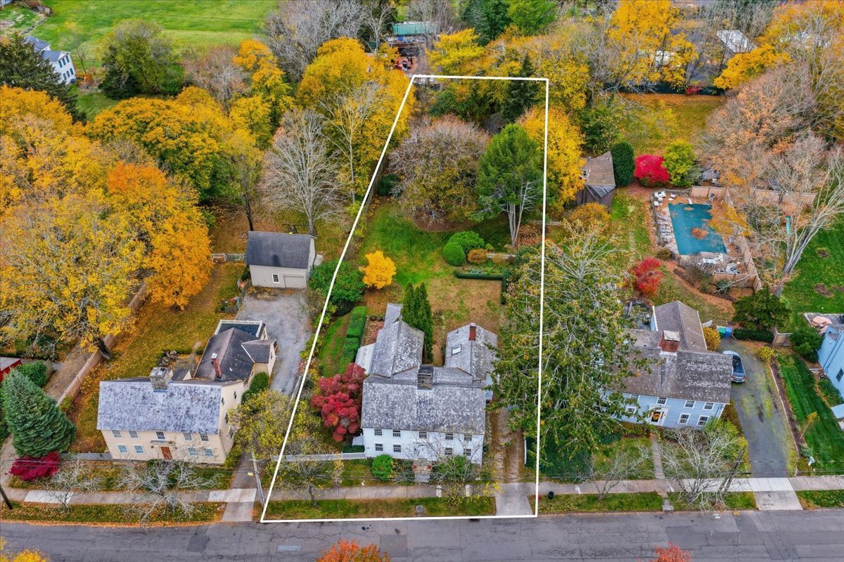 Guilford, Connecticut, 06437, United States, 5 Bedrooms Bedrooms, ,Residential,For Sale,2002504