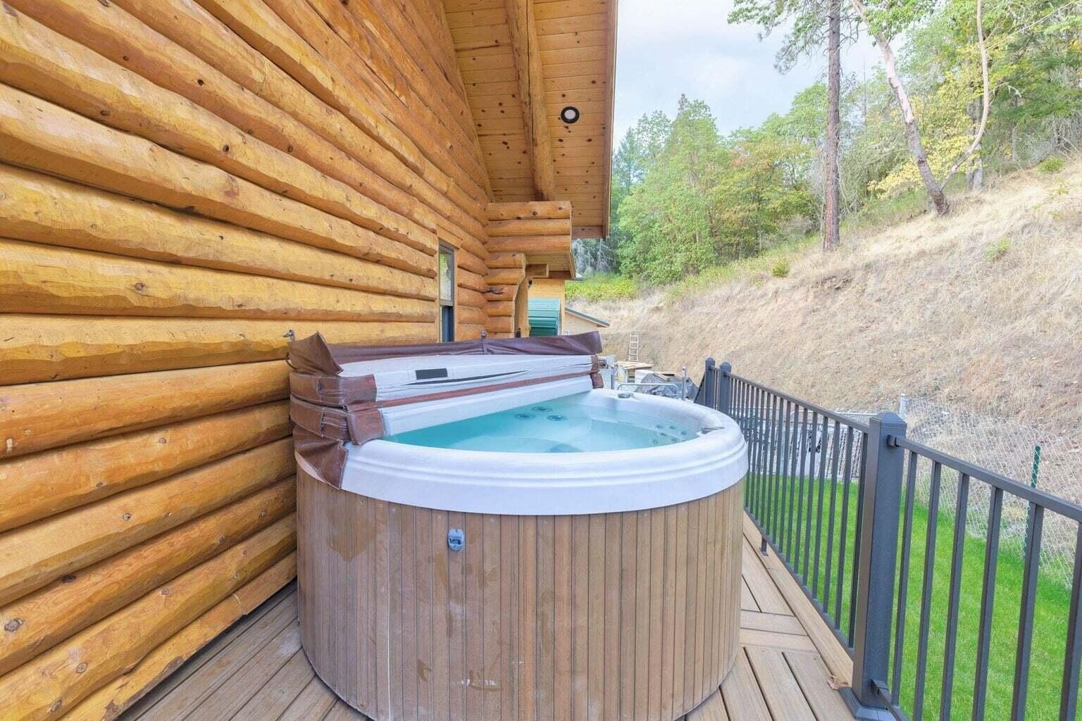 Canyonville, Oregon, 97417, United States, 2 Bedrooms Bedrooms, ,2 BathroomsBathrooms,Residential,For Sale,1981703