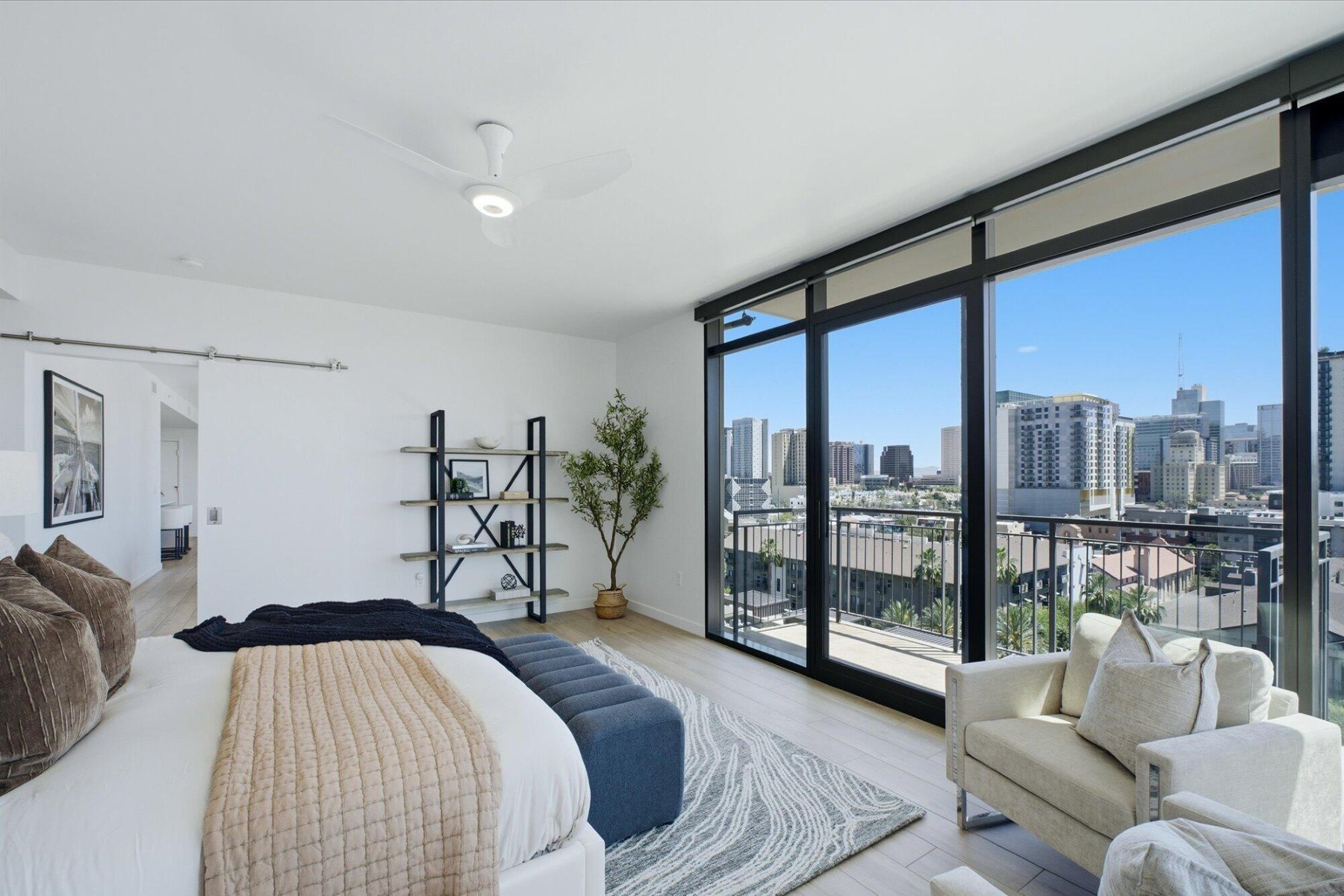  200 W Portland Street  Phoenix, AZ - 物件實景