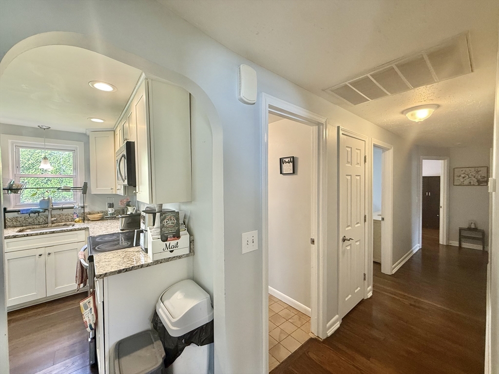 Stoughton, Massachusetts, 02072, United States, 3 Bedrooms Bedrooms, ,1 BathroomBathrooms,Residential,For Sale,1978457