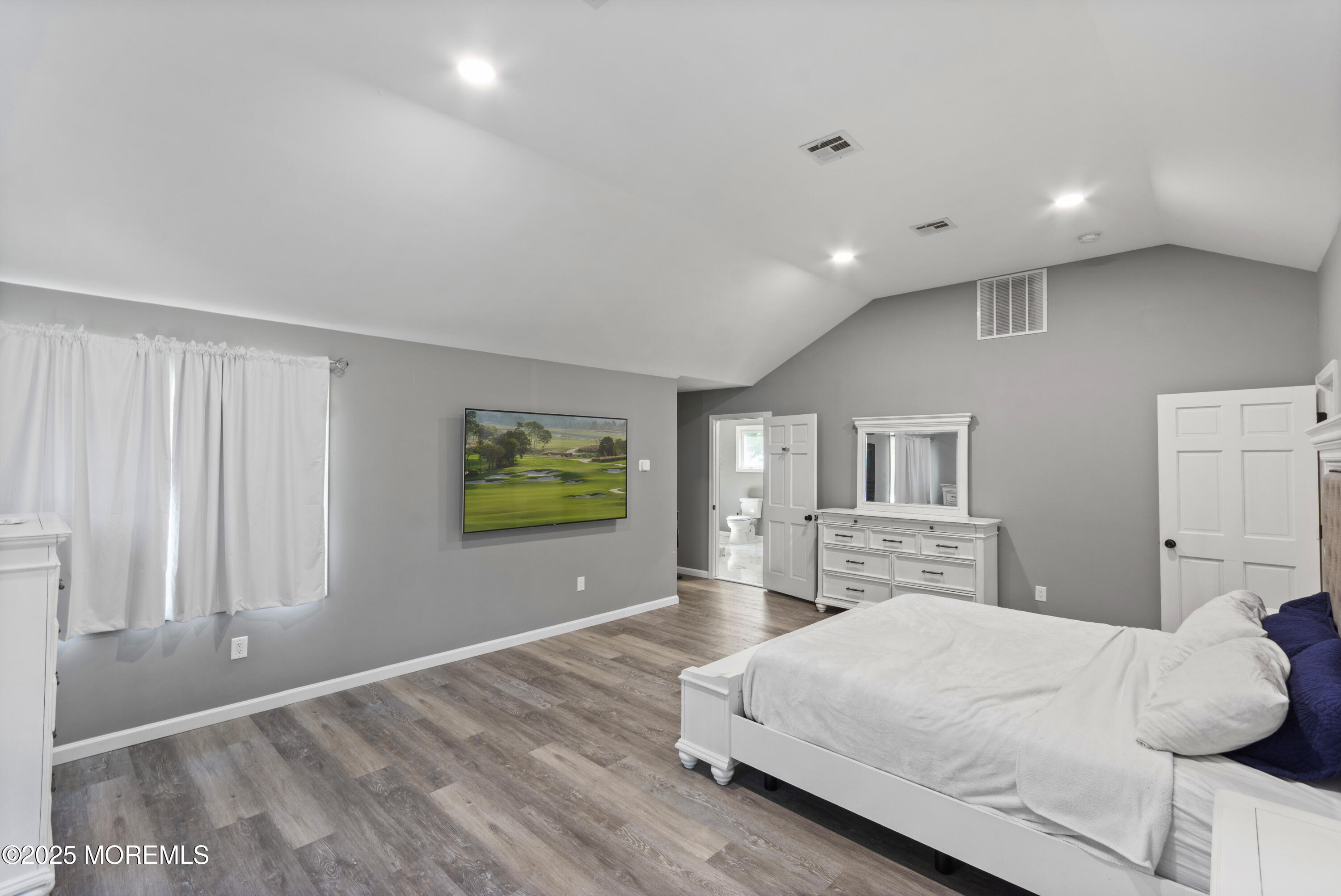 Howell, New Jersey, 07731, United States, 4 Bedrooms Bedrooms, ,3 BathroomsBathrooms,Residential,For Sale,1974093