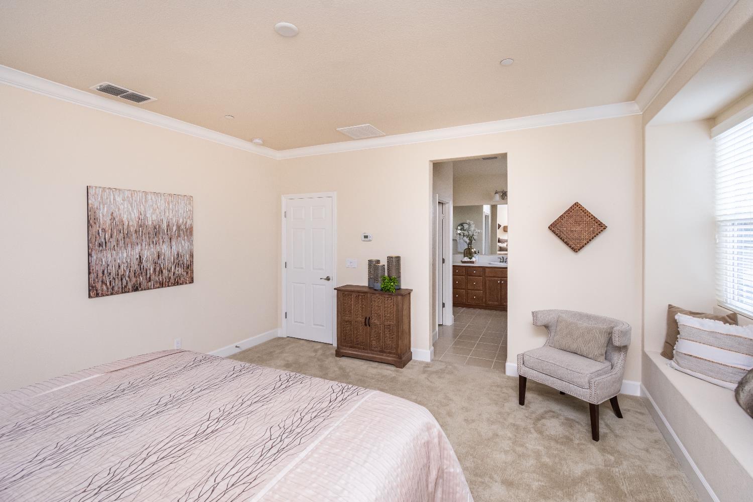 Folsom, California, 95630, United States, 4 Bedrooms Bedrooms, ,3 BathroomsBathrooms,Residential,For Sale,2000807