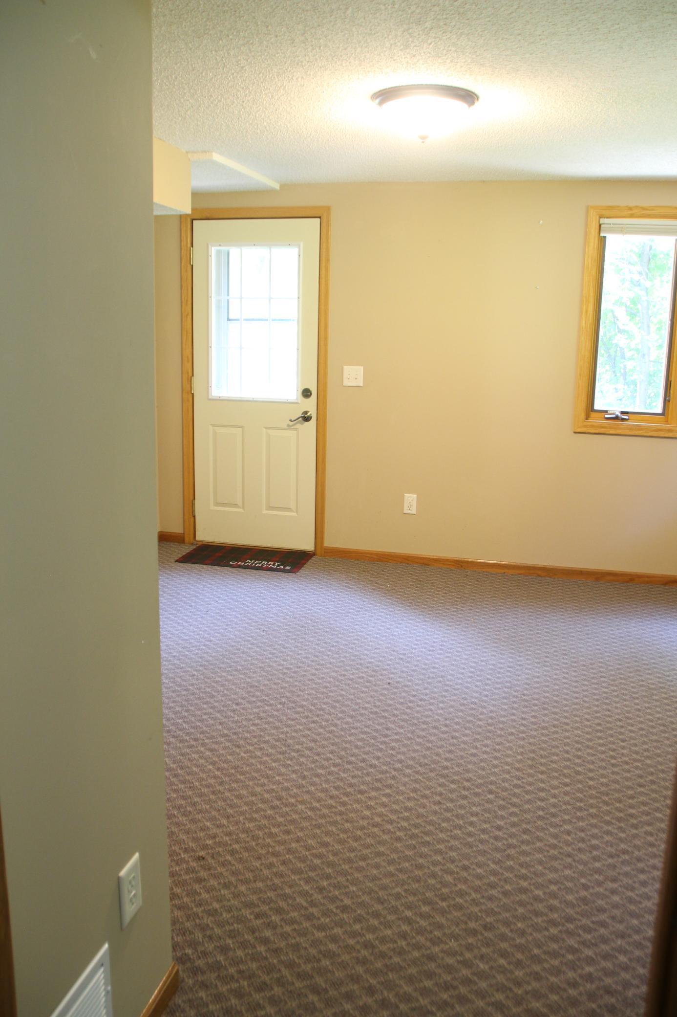 Lakeville, Minnesota, 55044, United States, 3 Bedrooms Bedrooms, ,2 BathroomsBathrooms,Residential,For Sale,1941010