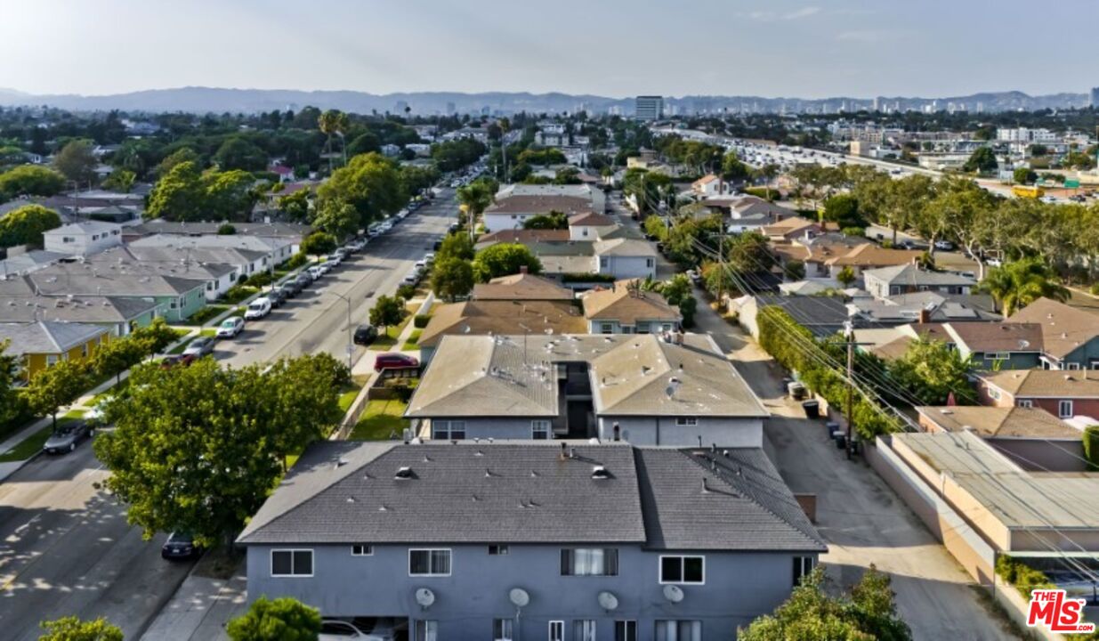 Los Angeles, California, 90066, United States, 9 Bedrooms Bedrooms, ,Residential,For Sale,1731540