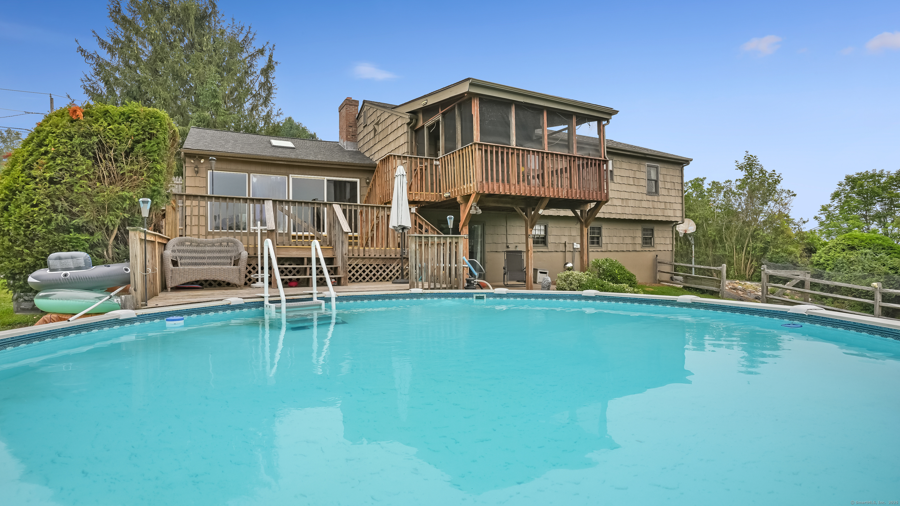 New Milford, Connecticut, 06776, United States, 3 Bedrooms Bedrooms, ,3 BathroomsBathrooms,Residential,For Sale,1924993