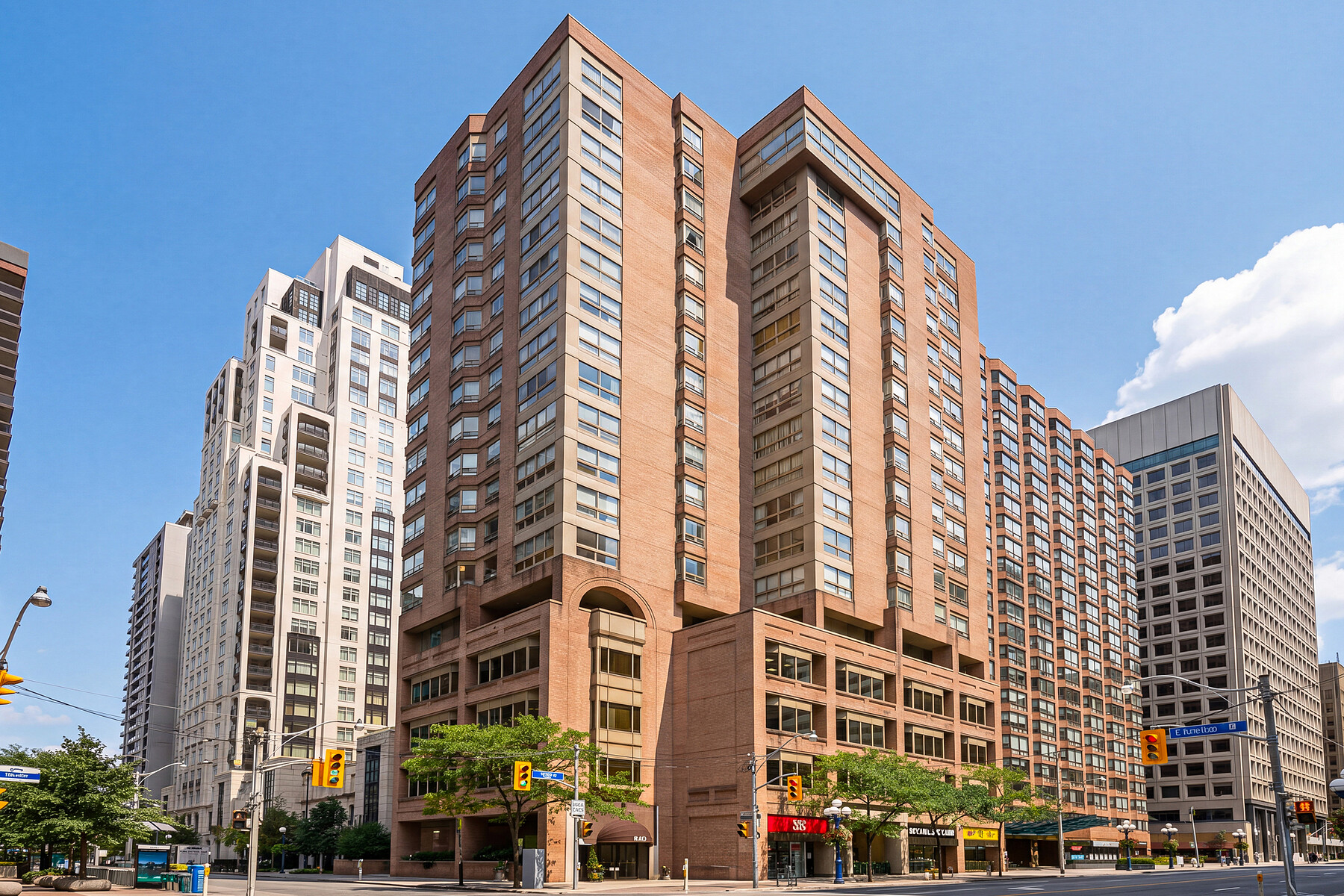  Elevated Yorkville Living - 物件實景