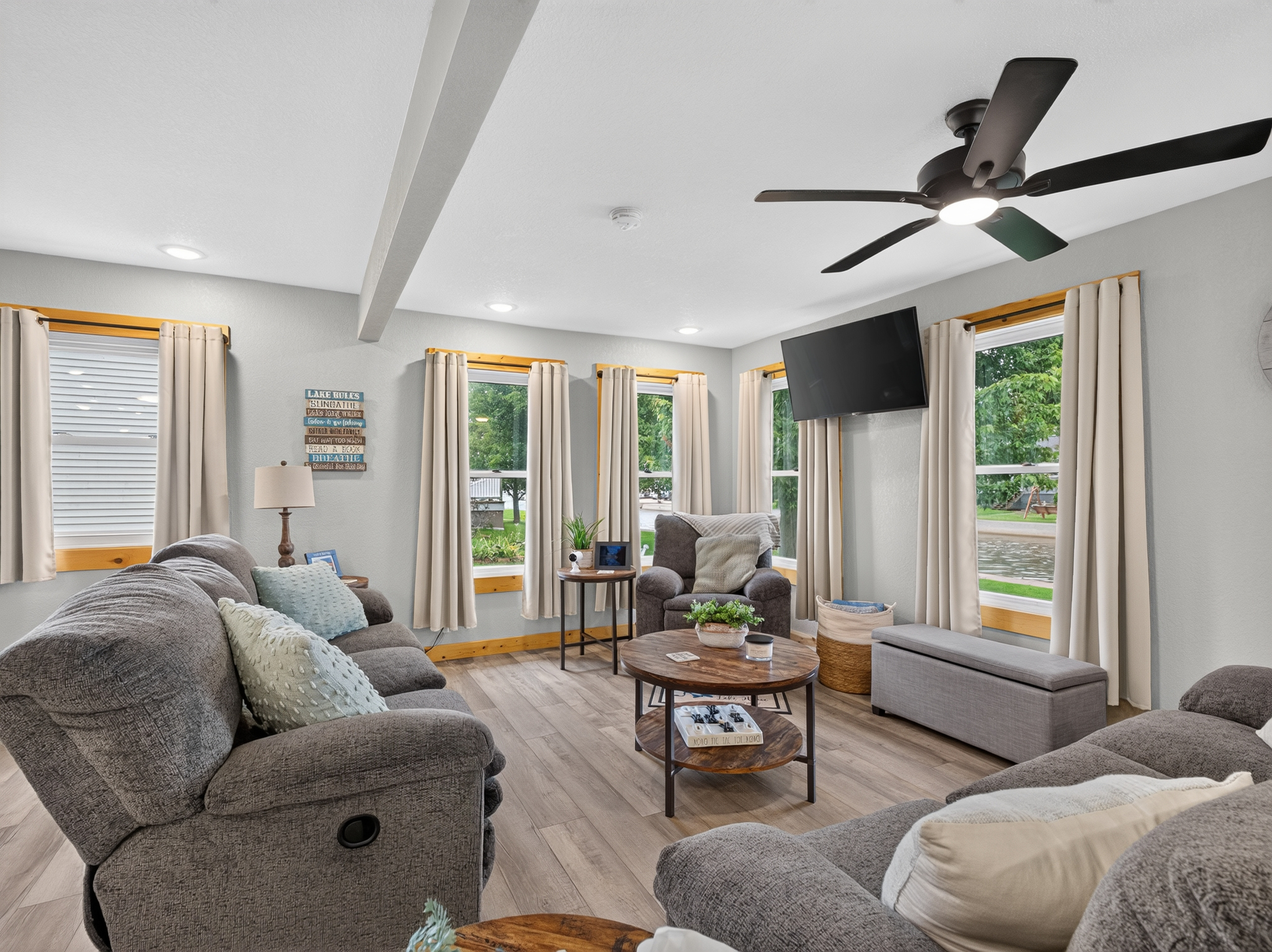  Beautifully Updated Waldron Lake Cottage - 物件實景