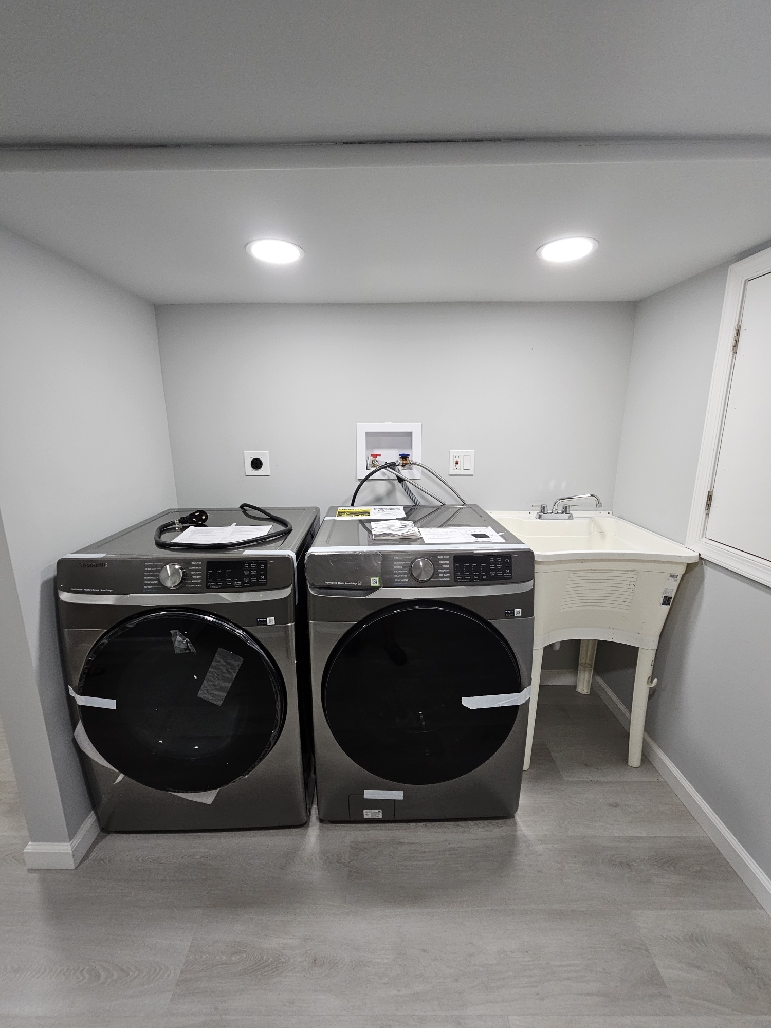 Philadelphia, Pennsylvania, 19145, United States, 4 Bedrooms Bedrooms, ,3 BathroomsBathrooms,Residential,For Sale,1979613