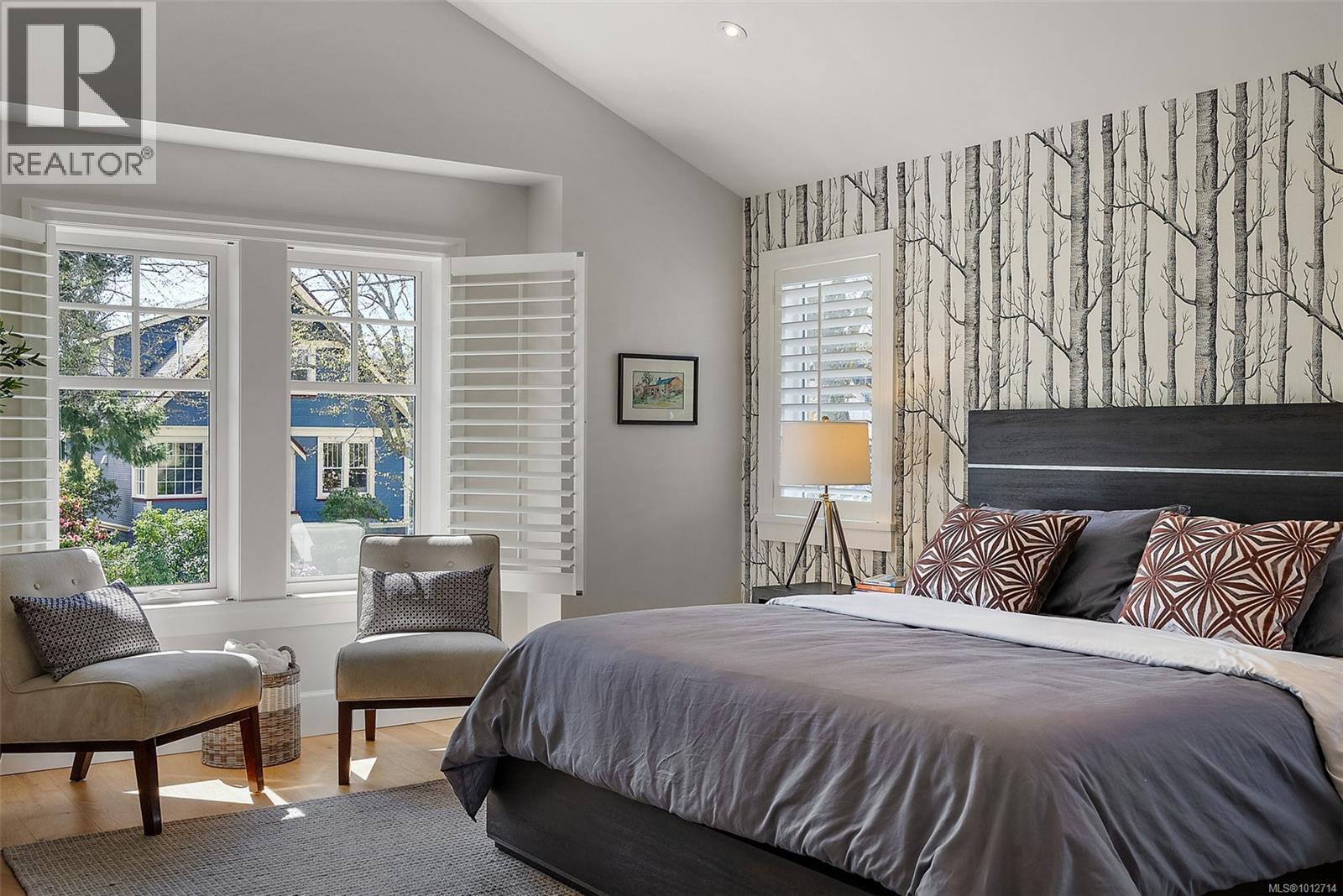 OAK BAY, British Columbia, V8S 2W2, CA, 3 Bedrooms Bedrooms, ,3 BathroomsBathrooms,Residential,For Sale,1949531