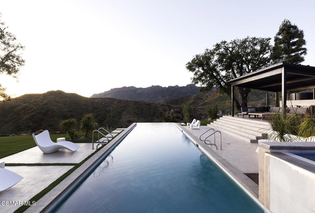 Malibu, California, 90265, United States, 4 Bedrooms Bedrooms, ,3 BathroomsBathrooms,Residential,For Sale,1732105