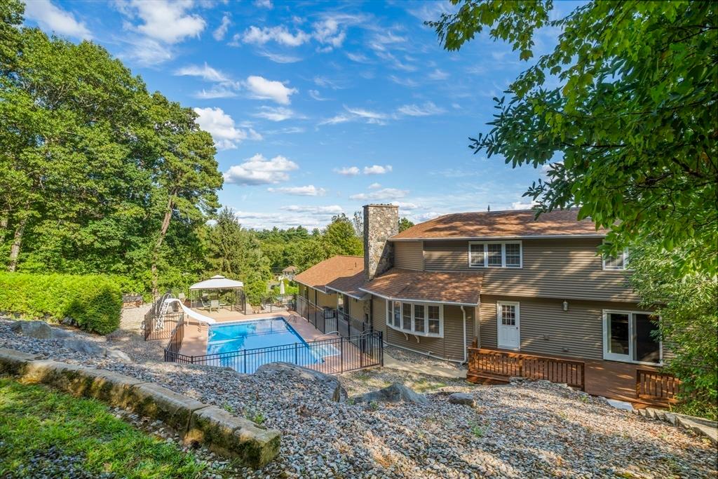 Ludlow, Massachusetts, 01056, United States, 3 Bedrooms Bedrooms, ,2 BathroomsBathrooms,Residential,For Sale,1936866