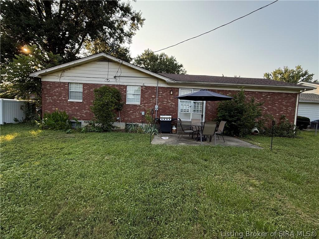 Castlewood Dr, New Albany, IN 47150 #1