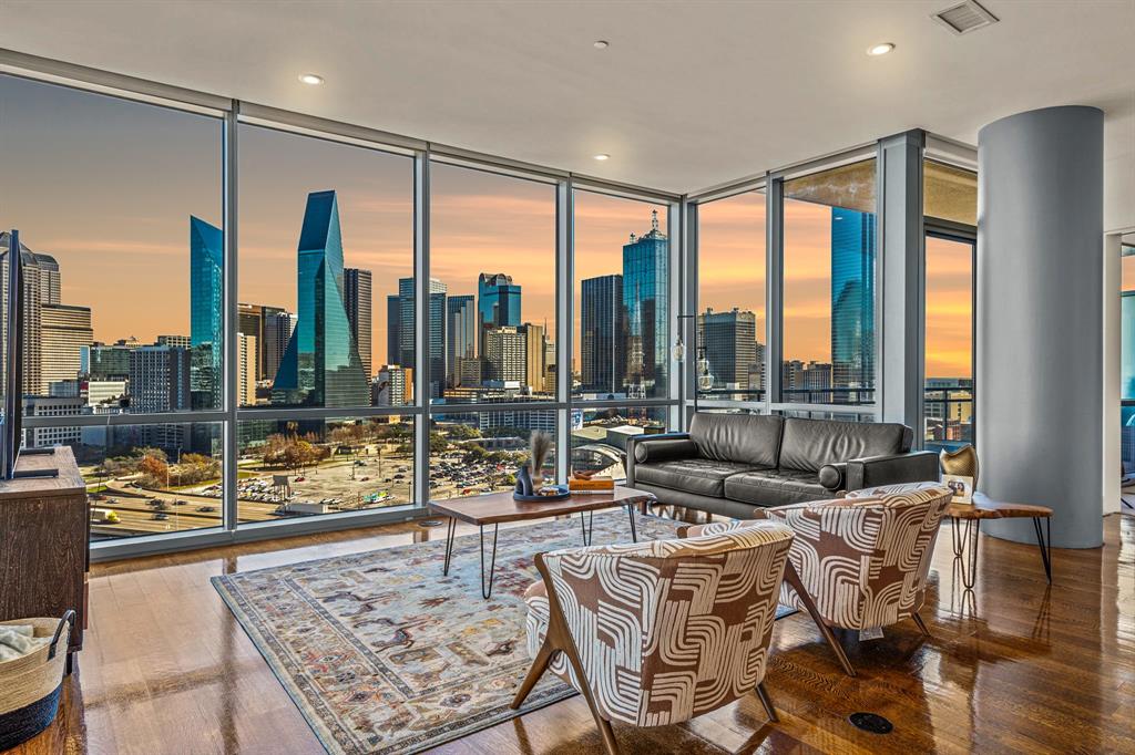 Dallas, Texas, 75219, United States, 2 Bedrooms Bedrooms, ,3 BathroomsBathrooms,Residential,For Sale,1916965