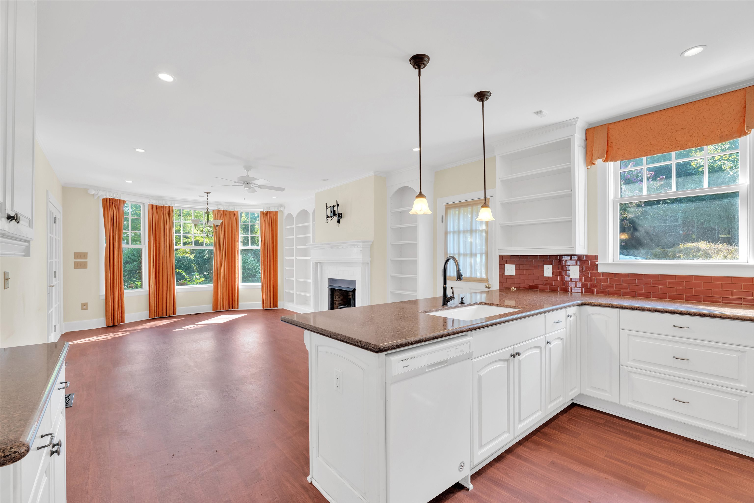 Spartanburg, South Carolina, 29302, United States, 4 Bedrooms Bedrooms, ,5 BathroomsBathrooms,Residential,For Sale,1919560