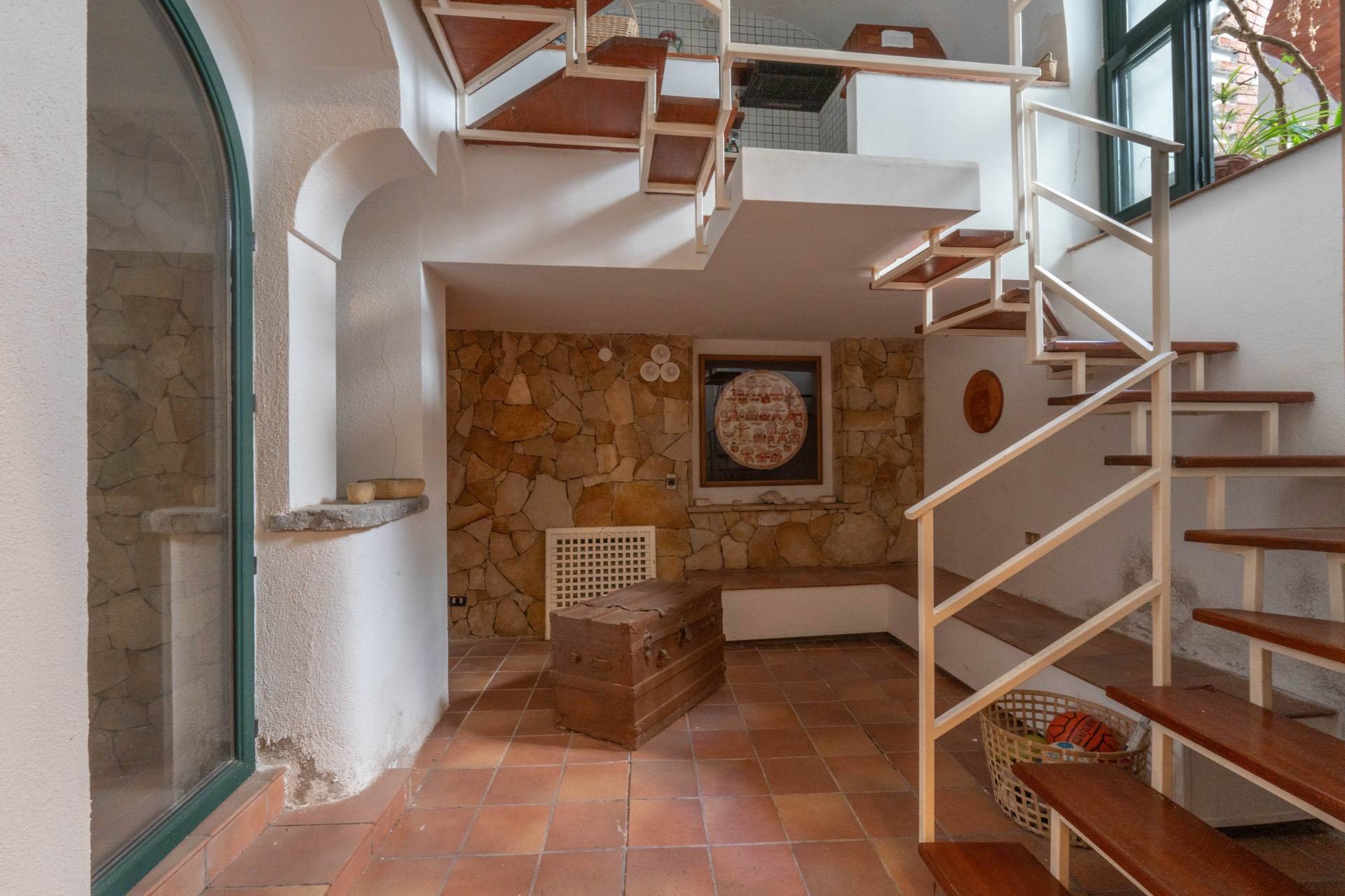 piazza seiano, Vico Equense, Napoli, 80069, IT, 4 Bedrooms Bedrooms, ,4 BathroomsBathrooms,Residential,For Sale,piazza seiano,1629621
