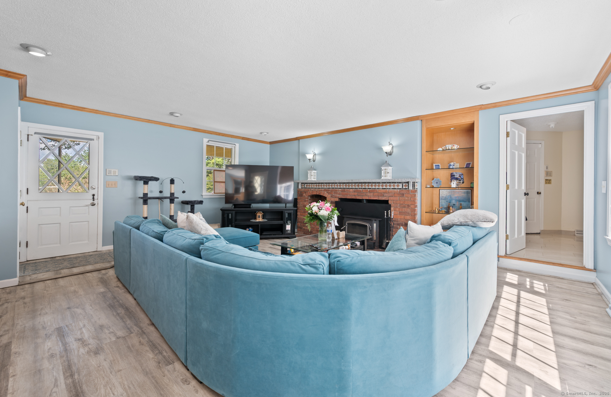 Avon, Connecticut, 06001, United States, 5 Bedrooms Bedrooms, ,5 BathroomsBathrooms,Residential,For Sale,1942317