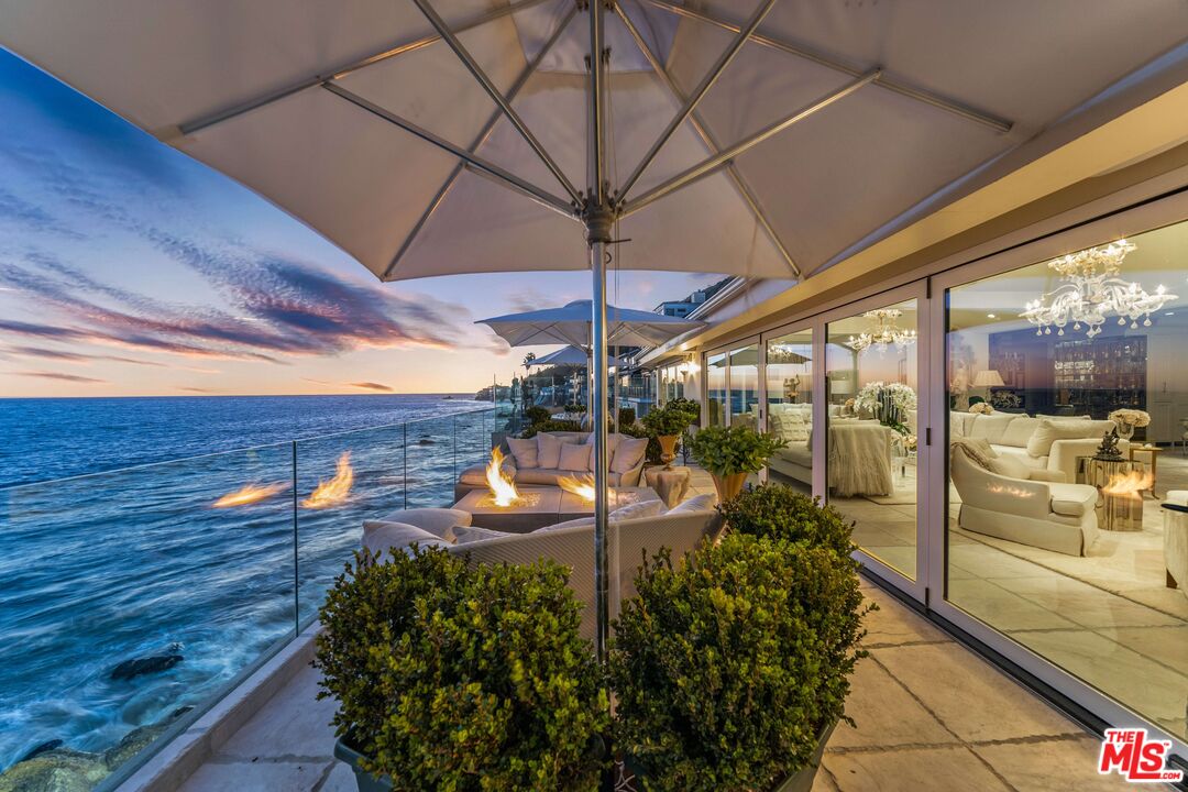 Malibu, California, 90265, United States, 3 Bedrooms Bedrooms, ,3 BathroomsBathrooms,Residential,For Sale,1989426