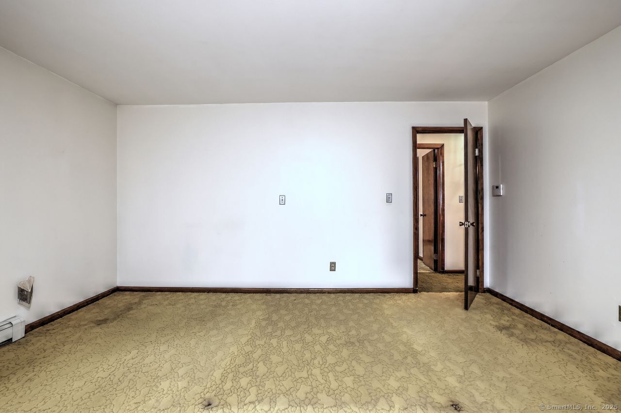 Trumbull, Connecticut, 06611, United States, 3 Bedrooms Bedrooms, ,2 BathroomsBathrooms,Residential,For Sale,1988138