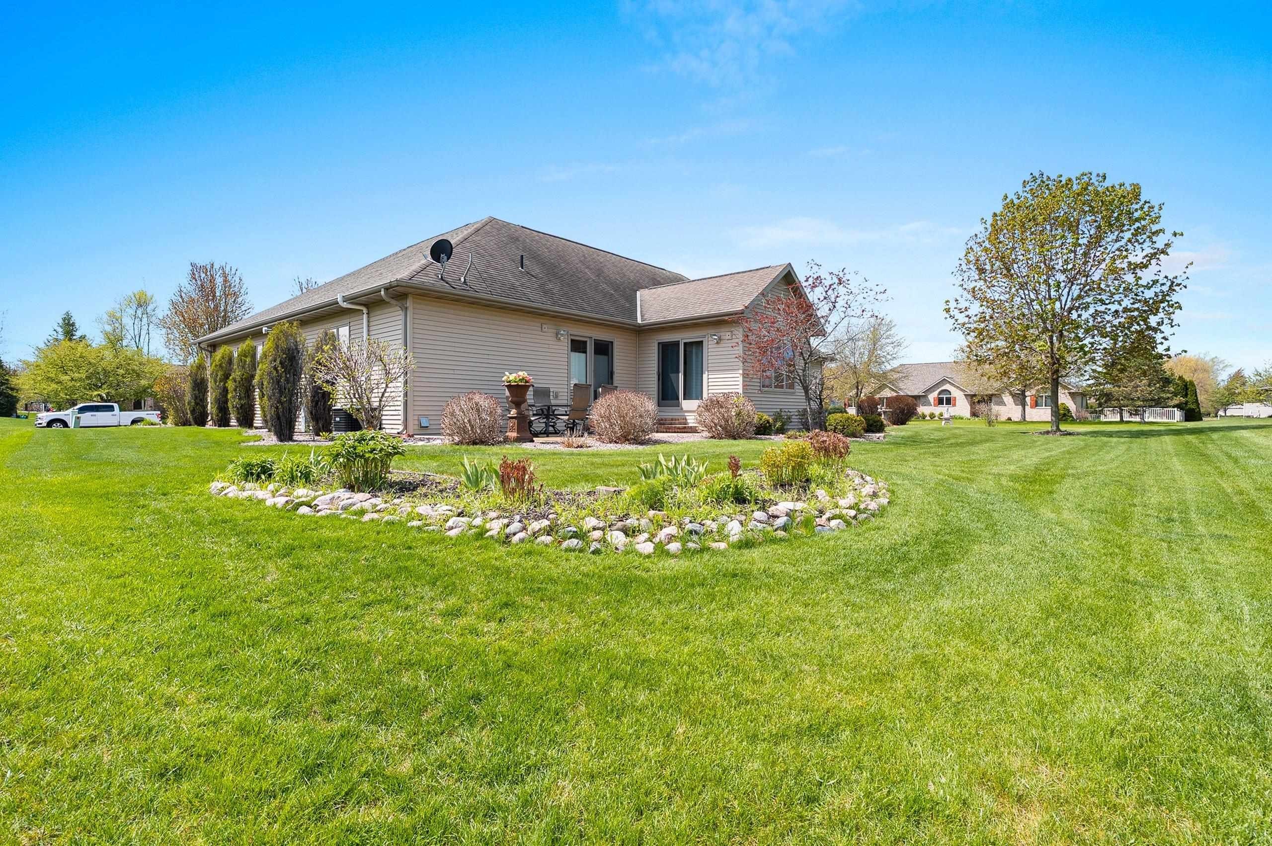 DE PERE, Wisconsin, 54115, United States, 3 Bedrooms Bedrooms, ,4 BathroomsBathrooms,Residential,For Sale,2048400