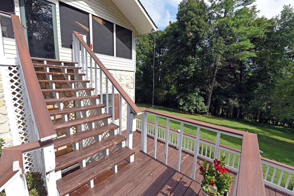 Ellijay, Georgia, 30536, United States, 4 Bedrooms Bedrooms, ,3 BathroomsBathrooms,Residential,For Sale,1940340