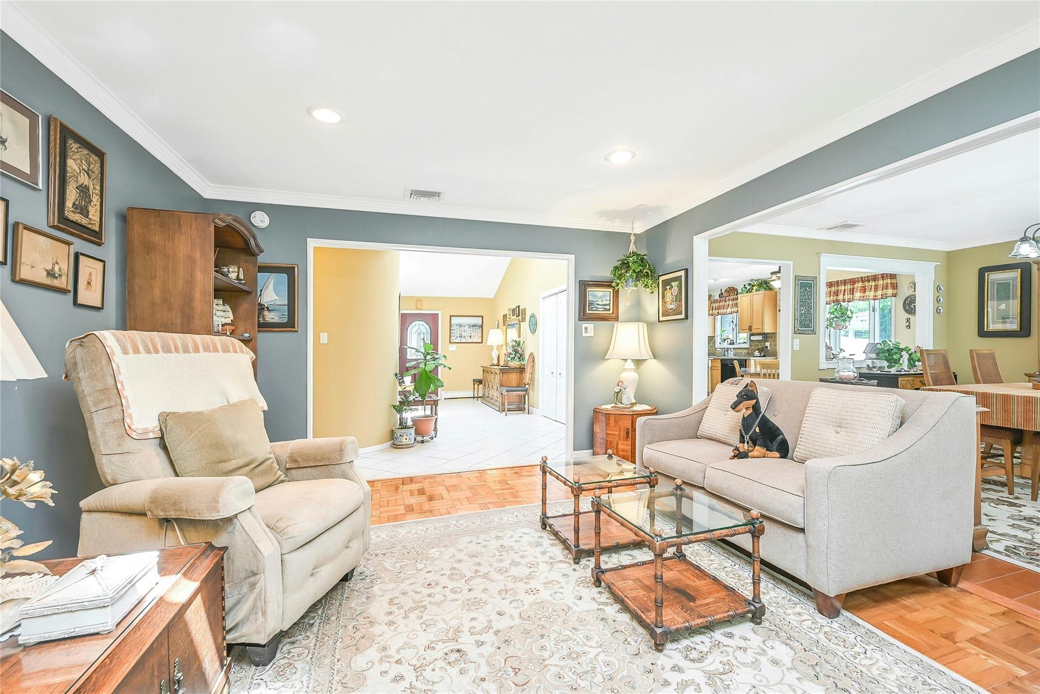 Sayville, New York, 11782, United States, 3 Bedrooms Bedrooms, ,2 BathroomsBathrooms,Residential,For Sale,1892775