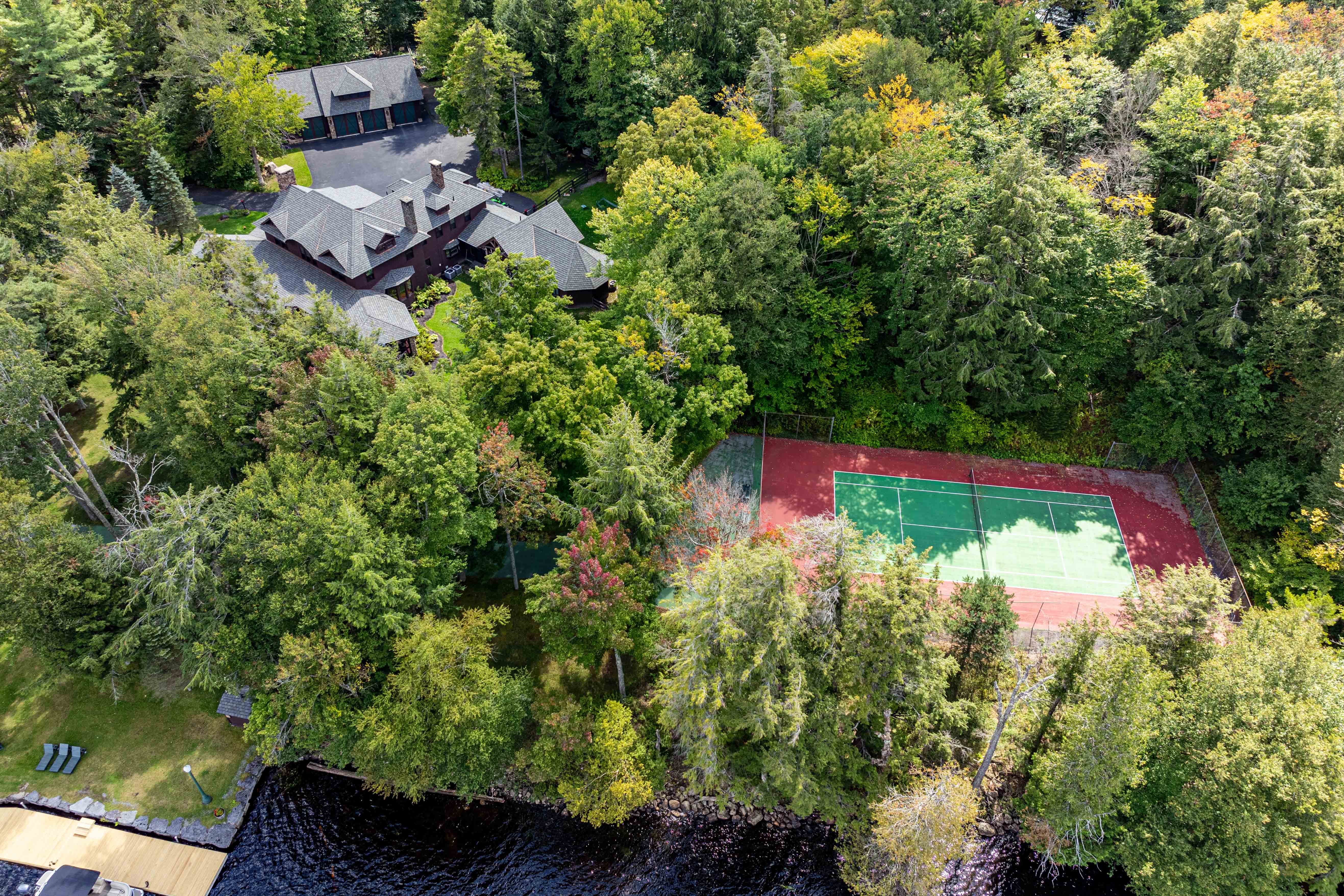  ?Tojenka? on Big Moose Lake in the Central Adirondack Mountains - 物件實景