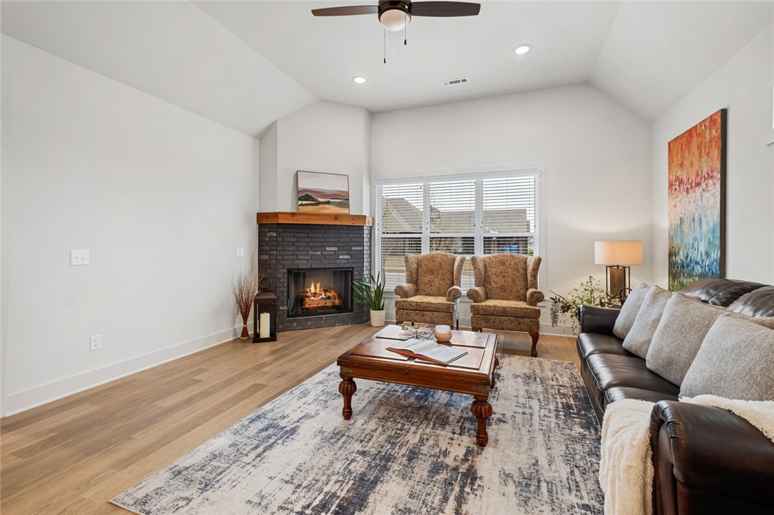 Bentonville, Arkansas, 72713, United States, 4 Bedrooms Bedrooms, ,3 BathroomsBathrooms,Residential,For Sale,2002905