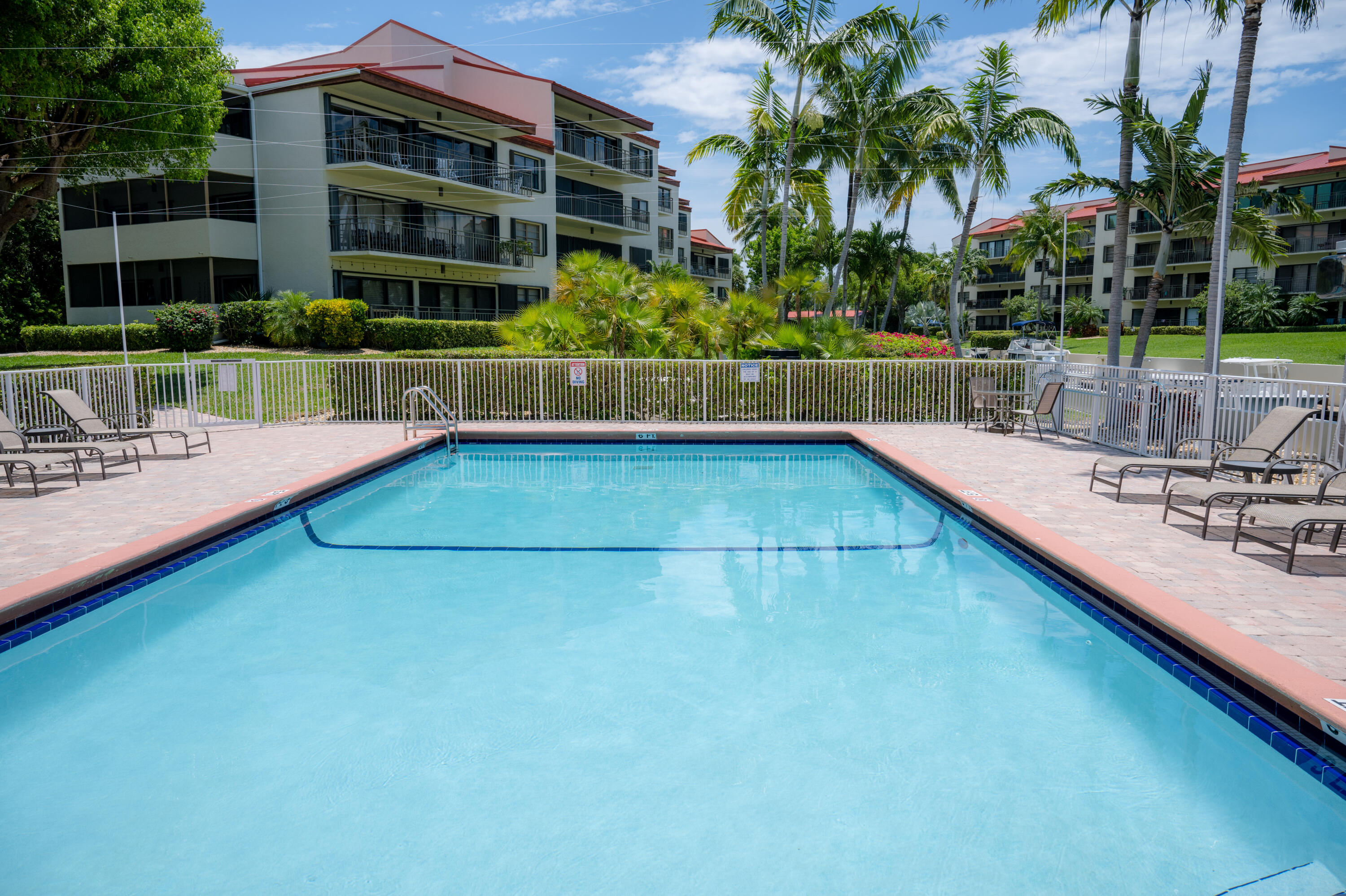 KEY LARGO, Florida, 33037, United States, 3 Bedrooms Bedrooms, ,2 BathroomsBathrooms,Residential,For Sale,1913329