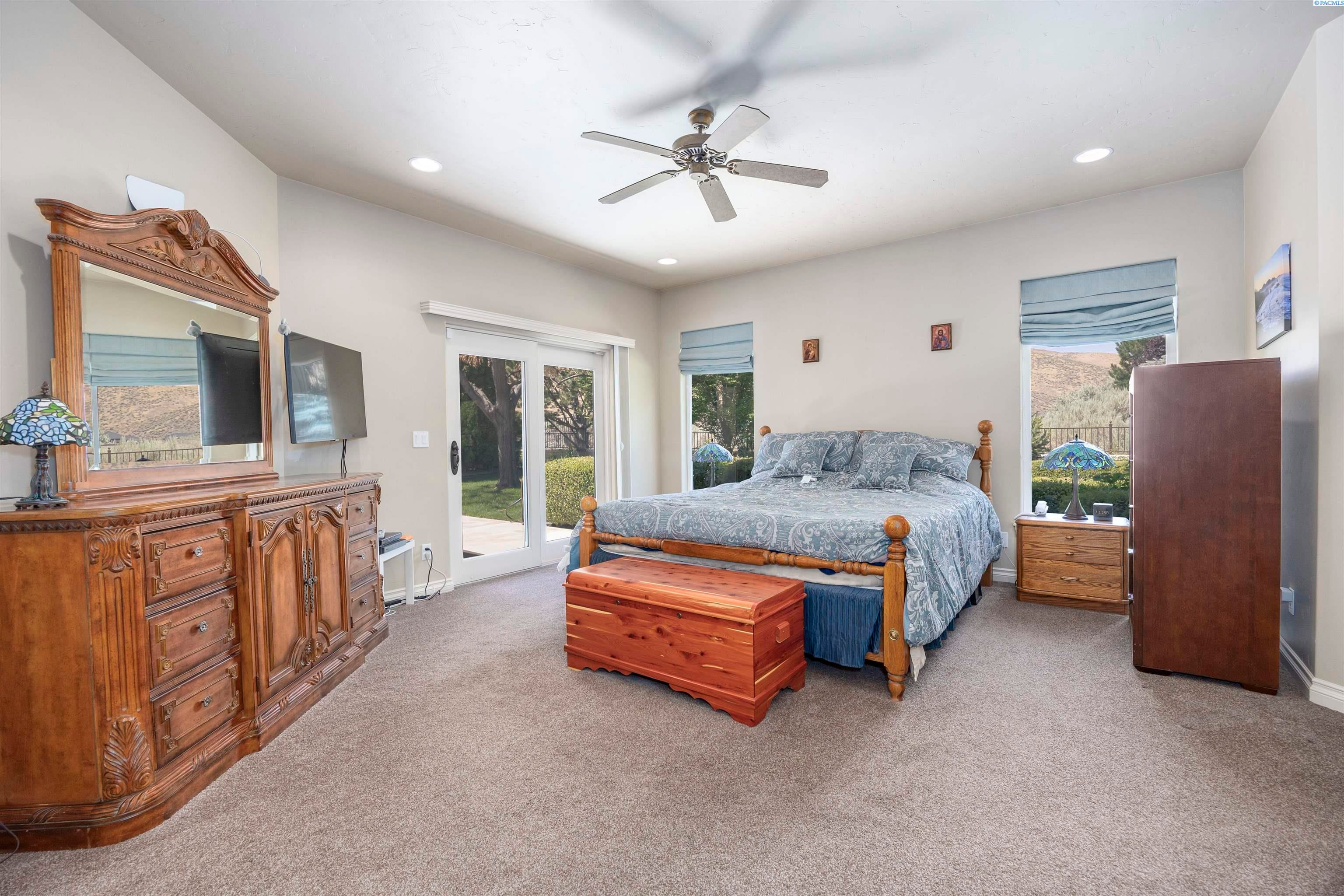 Richland, Washington, 99352, United States, 3 Bedrooms Bedrooms, ,3 BathroomsBathrooms,Residential,For Sale,1921029