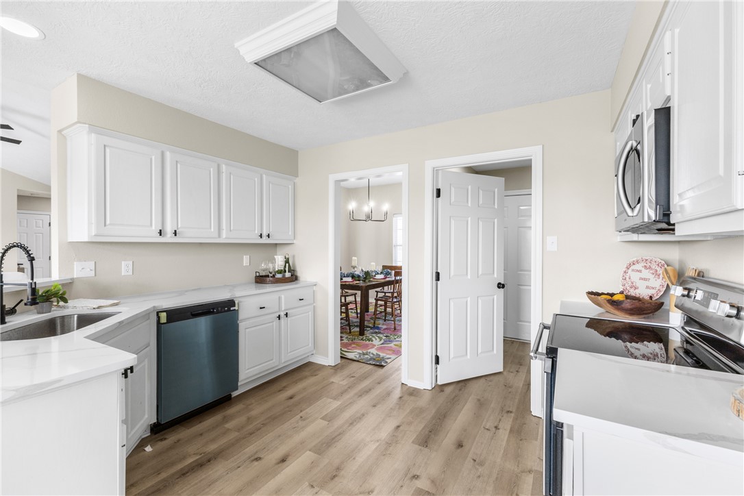 Bryan, Texas, 77808, United States, 4 Bedrooms Bedrooms, ,2 BathroomsBathrooms,Residential,For Sale,1913651