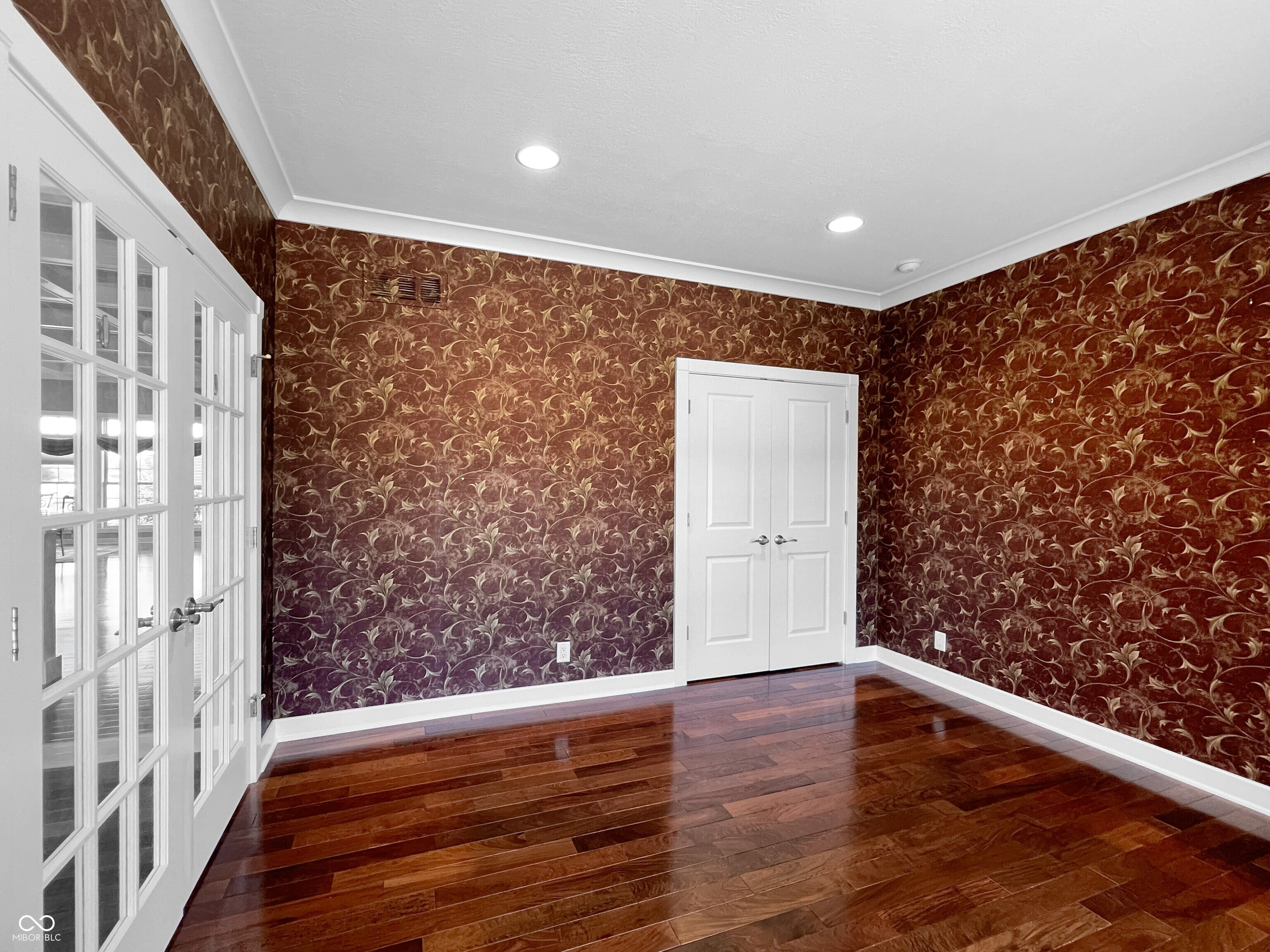 Columbus, Indiana, 47201, United States, 3 Bedrooms Bedrooms, ,3 BathroomsBathrooms,Residential,For Sale,1977125